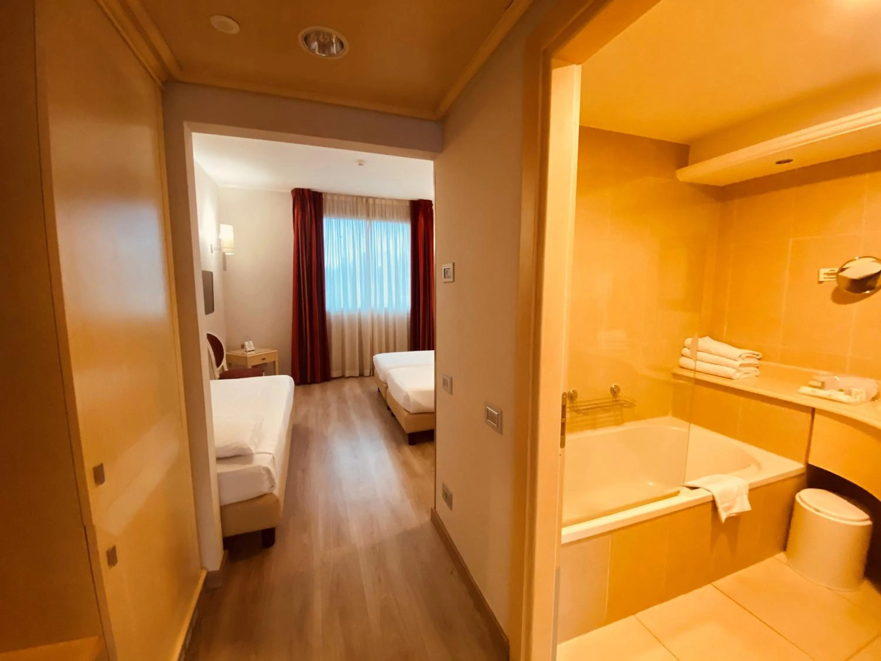 Photo of the whole room, Bed in Just Hotel Lomazzo Fiera