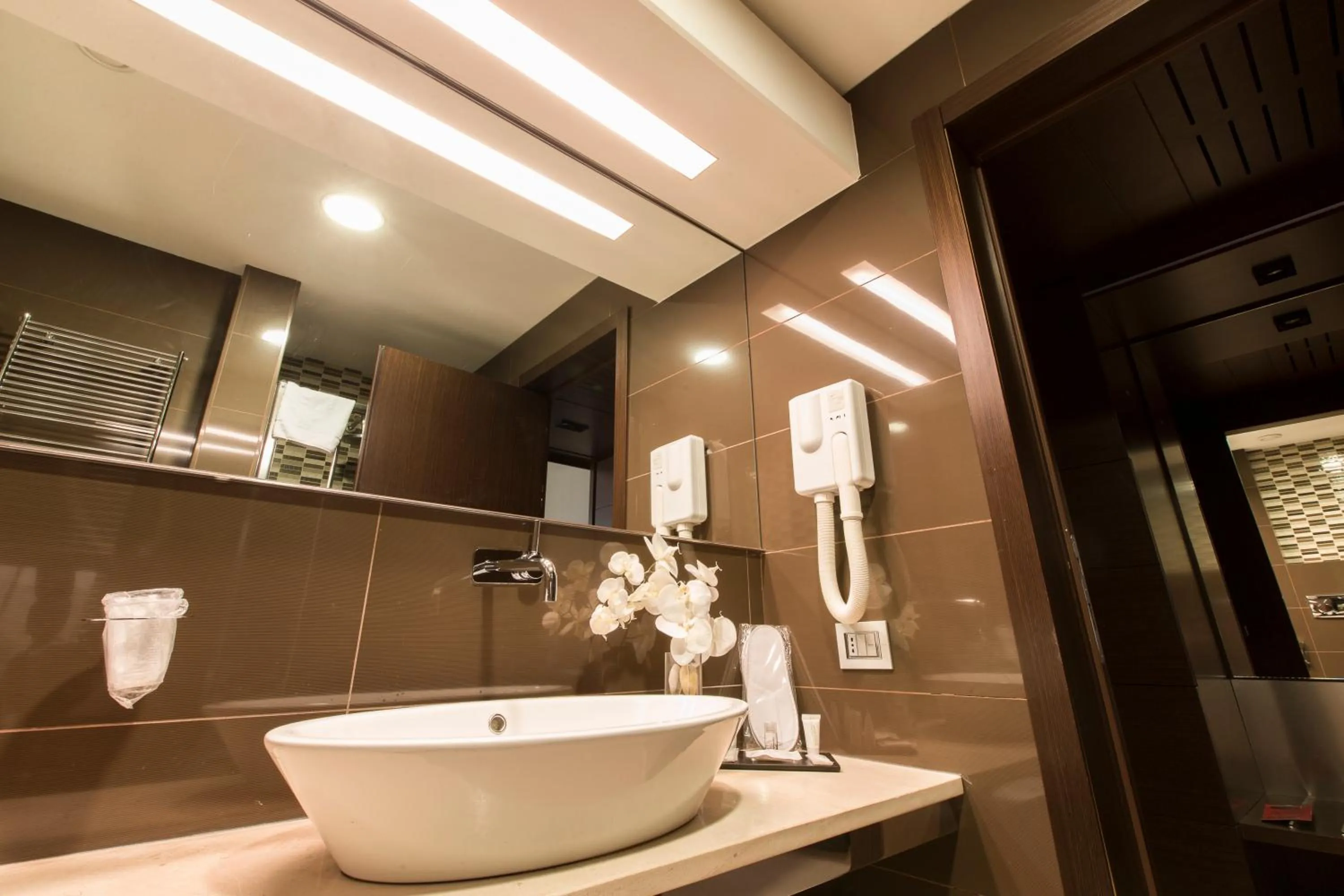 Bathroom in Just Hotel Lomazzo Fiera