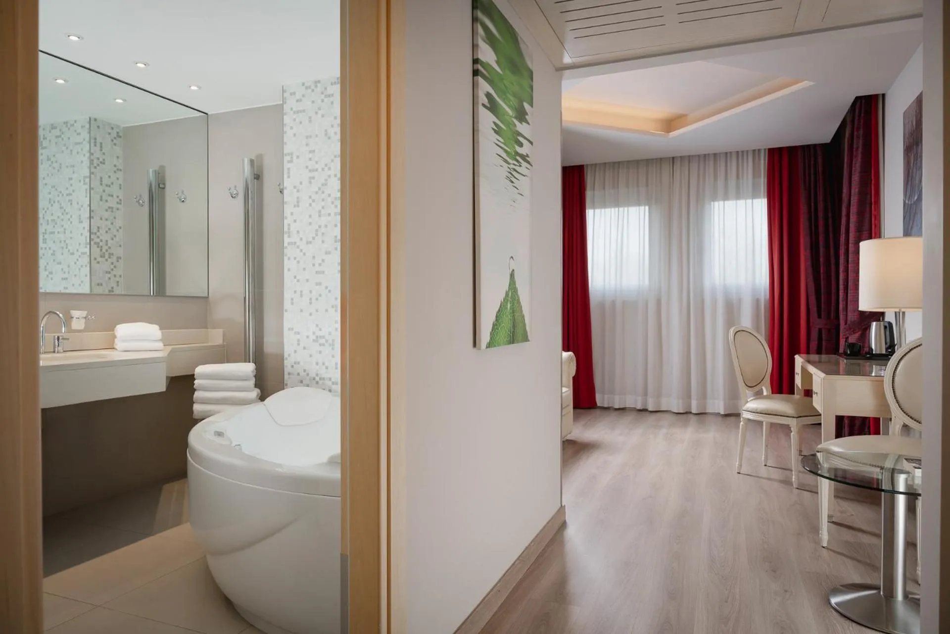 Bathroom, Bed in Just Hotel Lomazzo Fiera