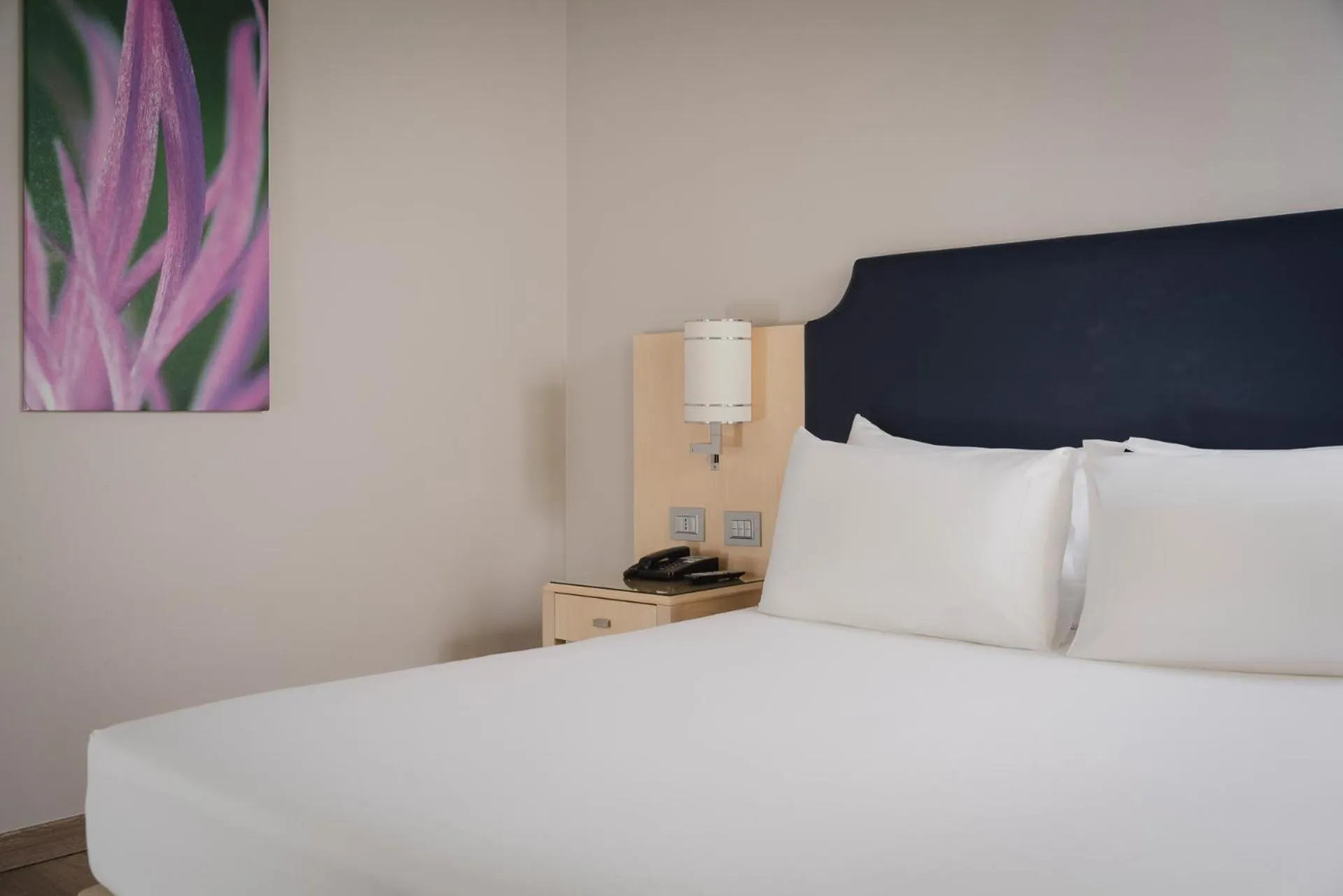 Bed in Just Hotel Lomazzo Fiera