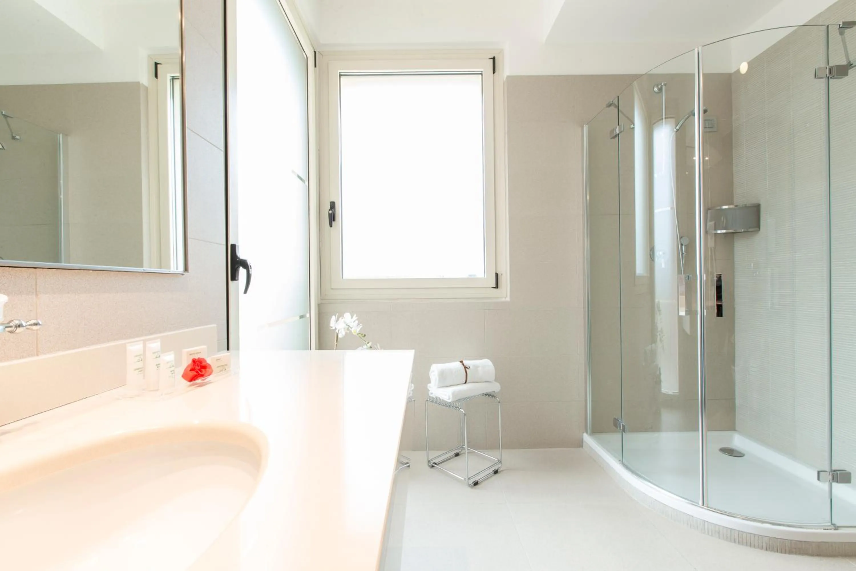 Bathroom in Just Hotel Lomazzo Fiera