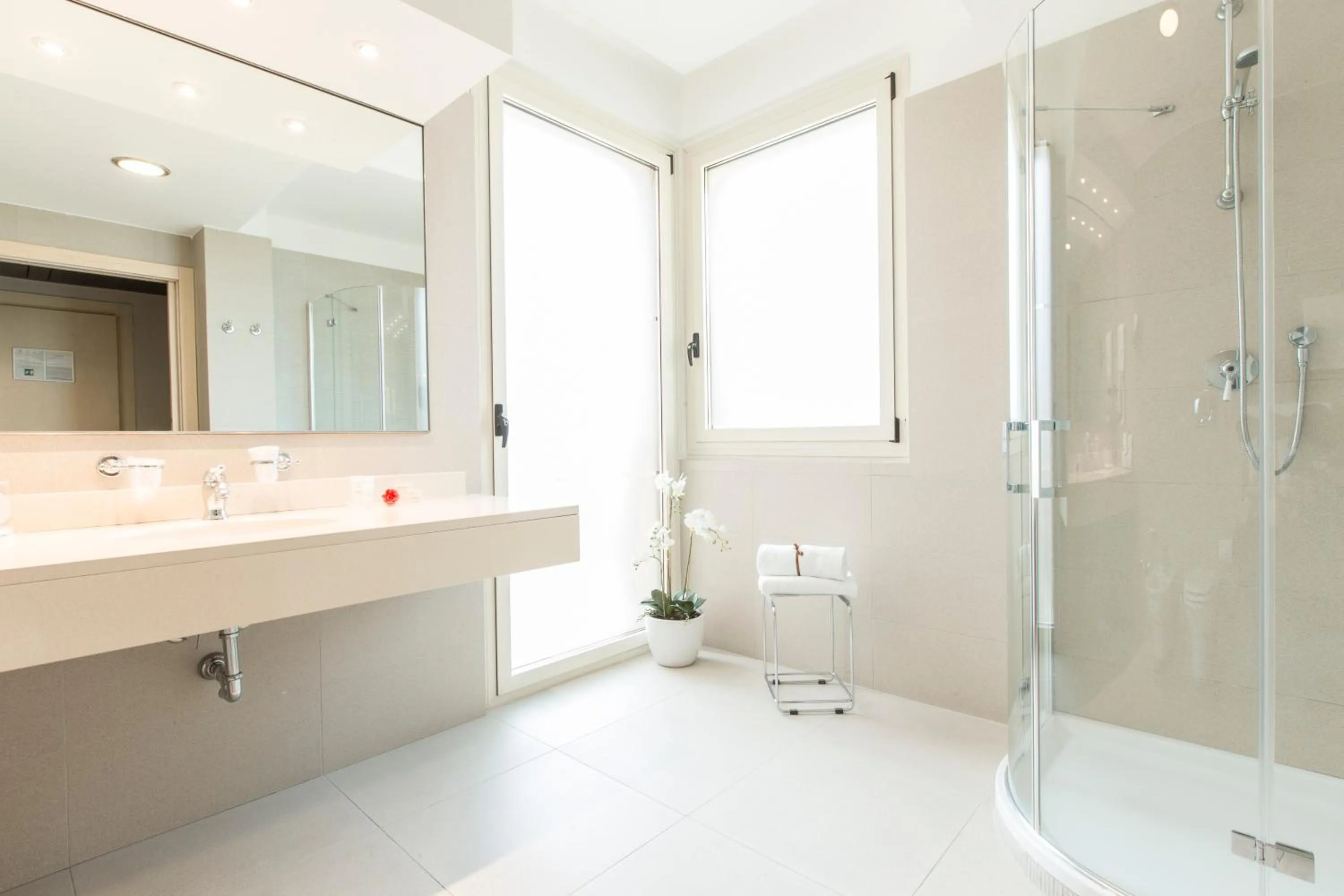 Bathroom in Just Hotel Lomazzo Fiera