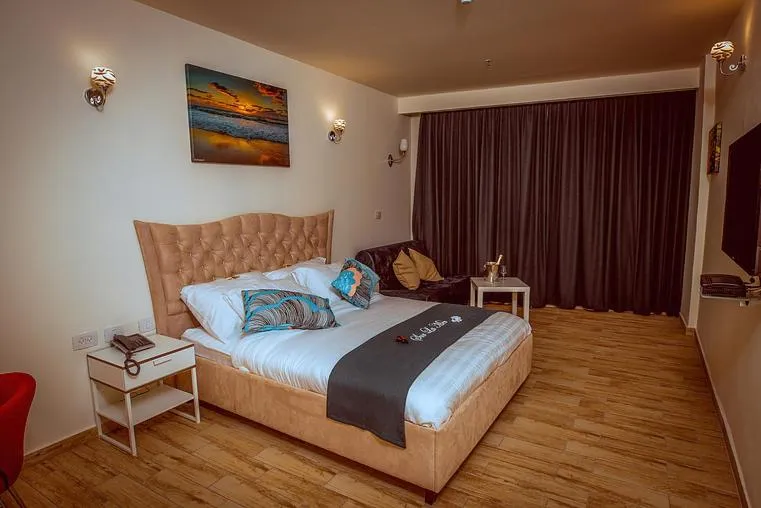 Photo of the whole room, Bed in Sur La Mer Hotel Ashdod