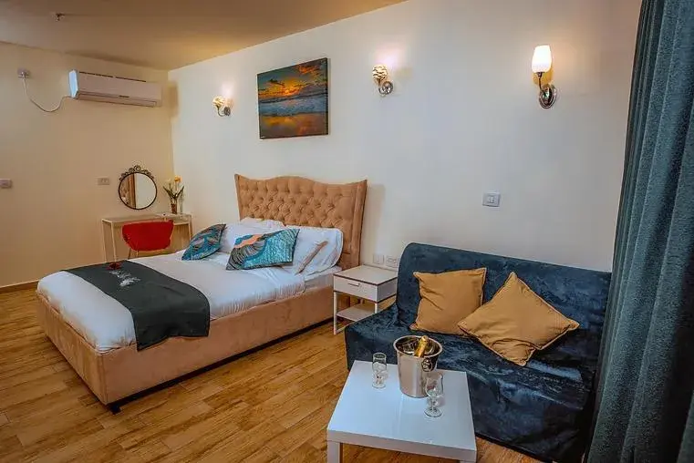 Junior Suite - single occupancy in Sur La Mer Hotel Ashdod Junior Suite - single occupancy in Sur La Mer Hotel Ashdod