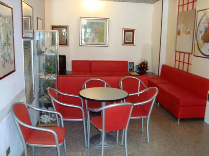 Communal lounge/ TV room in Hotel Giglio