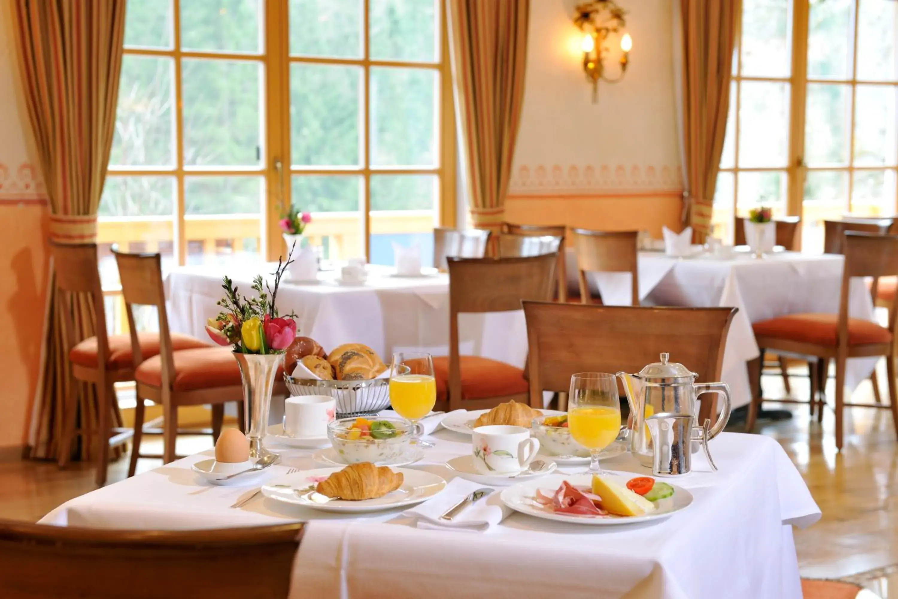 Restaurant/places to eat in Romantik Alpenhotel Waxenstein Restaurant/places to eat in Romantik Alpenhotel Waxenstein