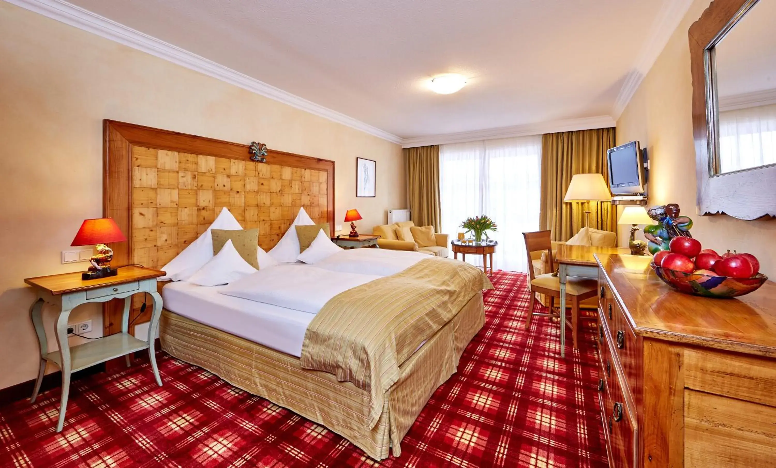 Bed in Romantik Alpenhotel Waxenstein Bed in Romantik Alpenhotel Waxenstein