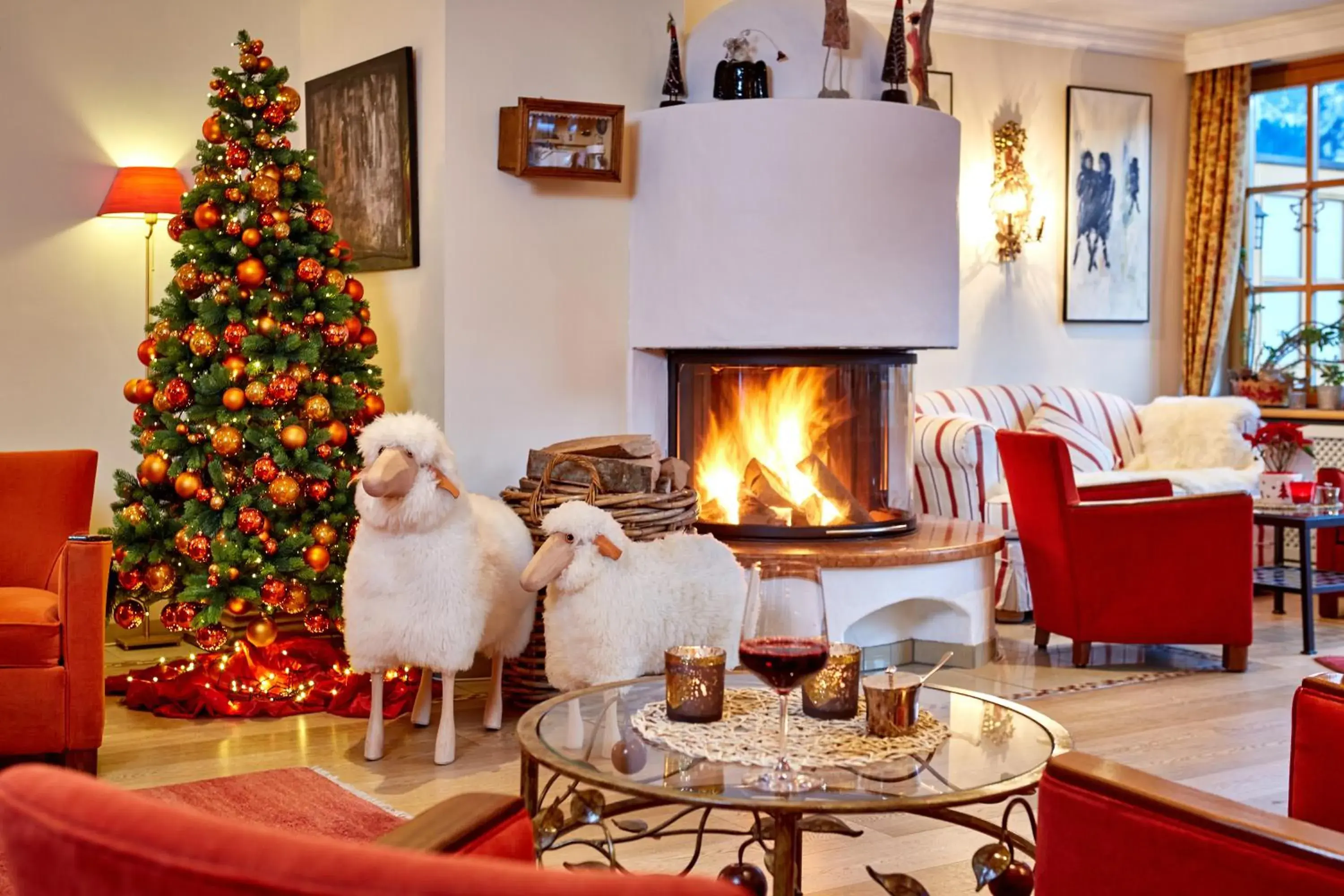 Lounge or bar in Romantik Alpenhotel Waxenstein Lounge or bar in Romantik Alpenhotel Waxenstein