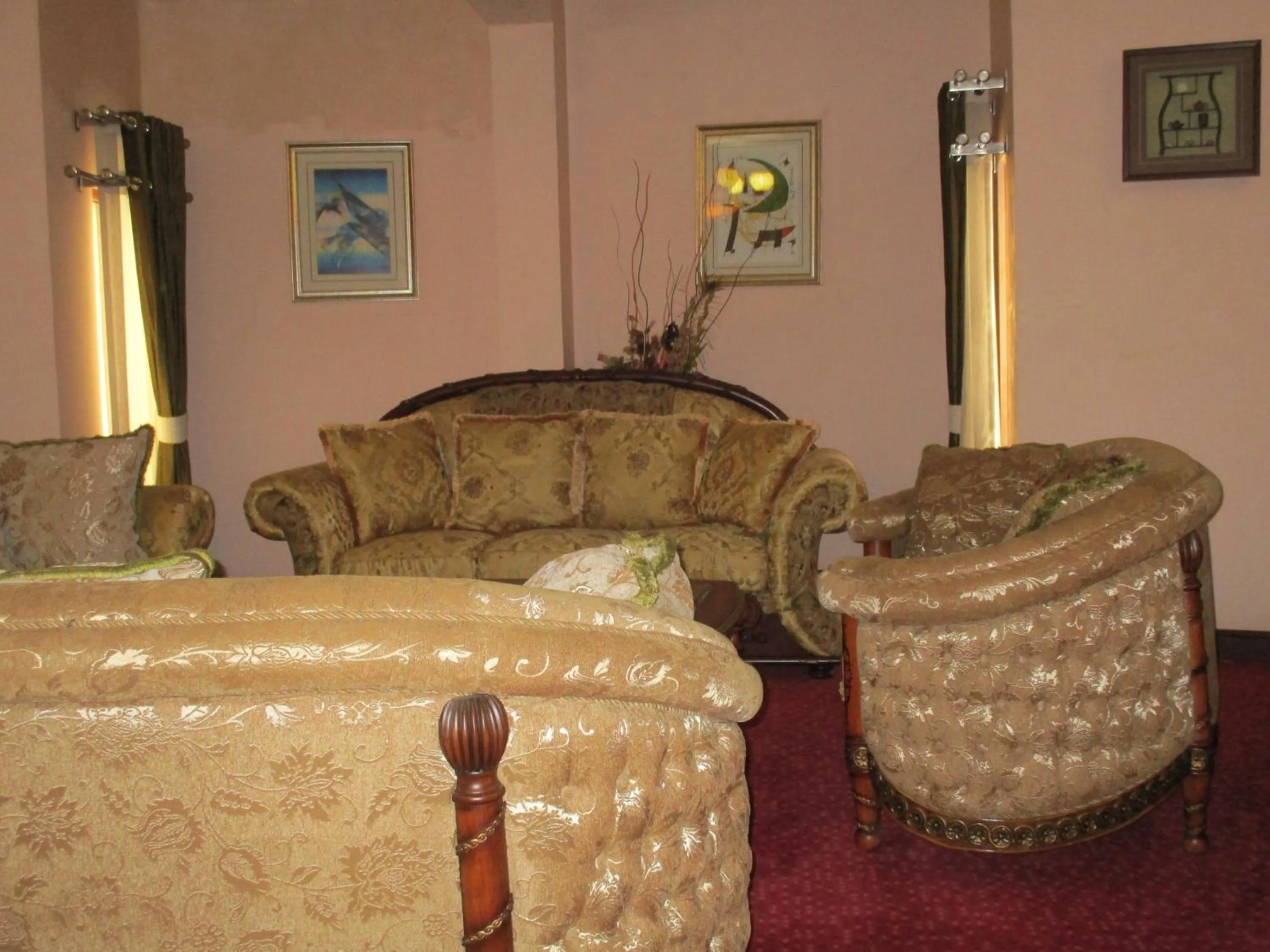 Communal lounge/ TV room in Imperial Royale Hotel