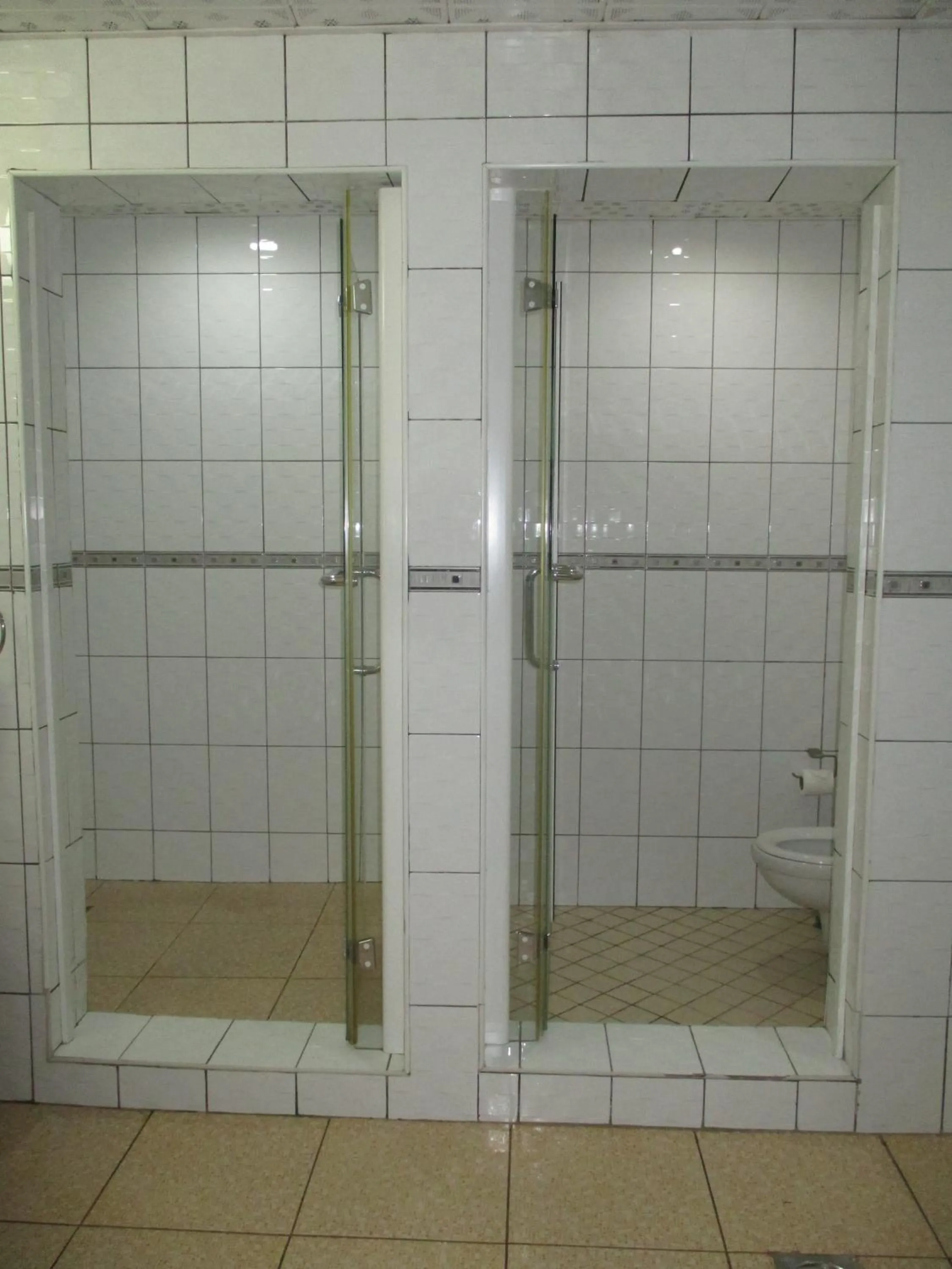 Bathroom in Imperial Royale Hotel