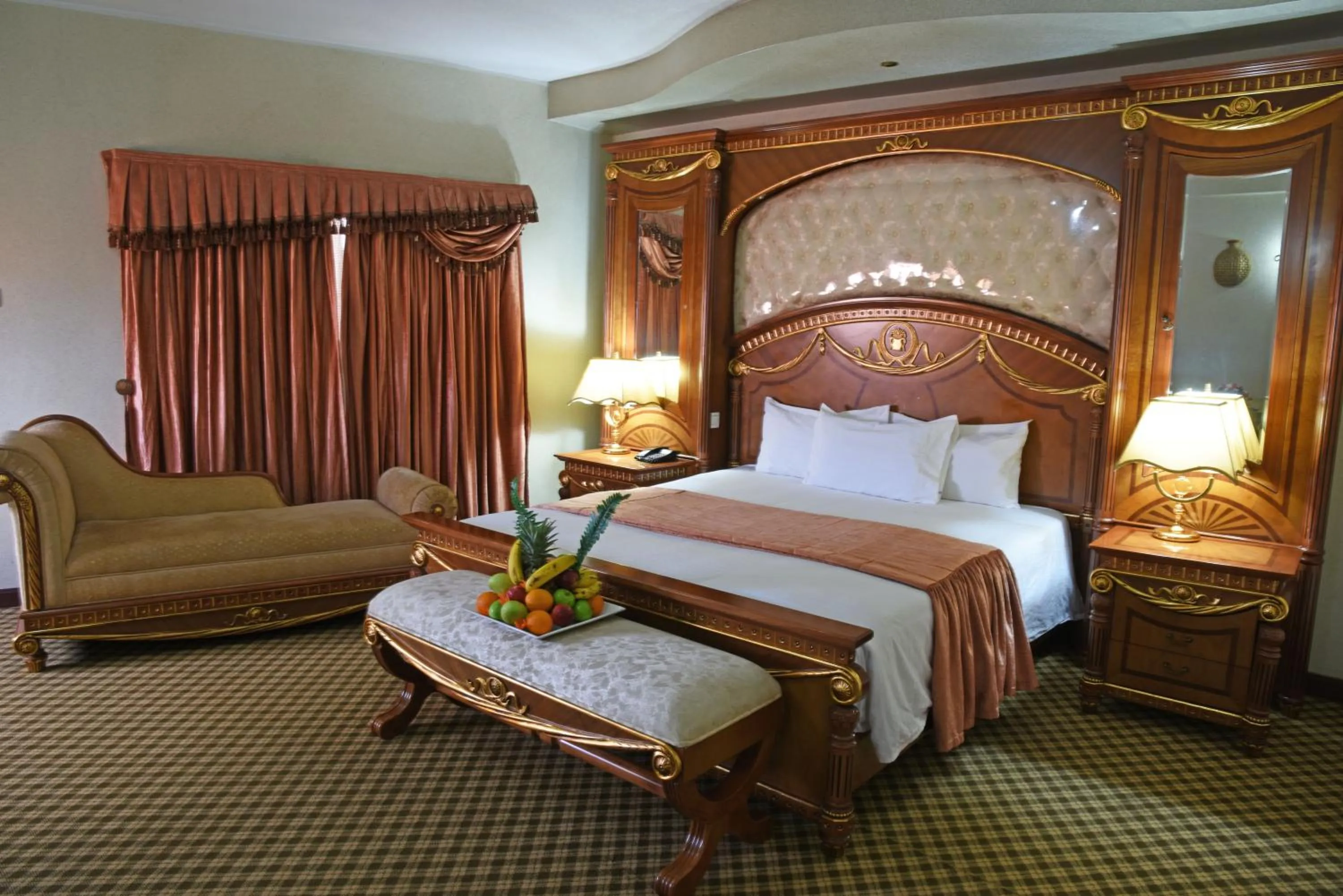 Photo of the whole room, Bed in Imperial Royale Hotel