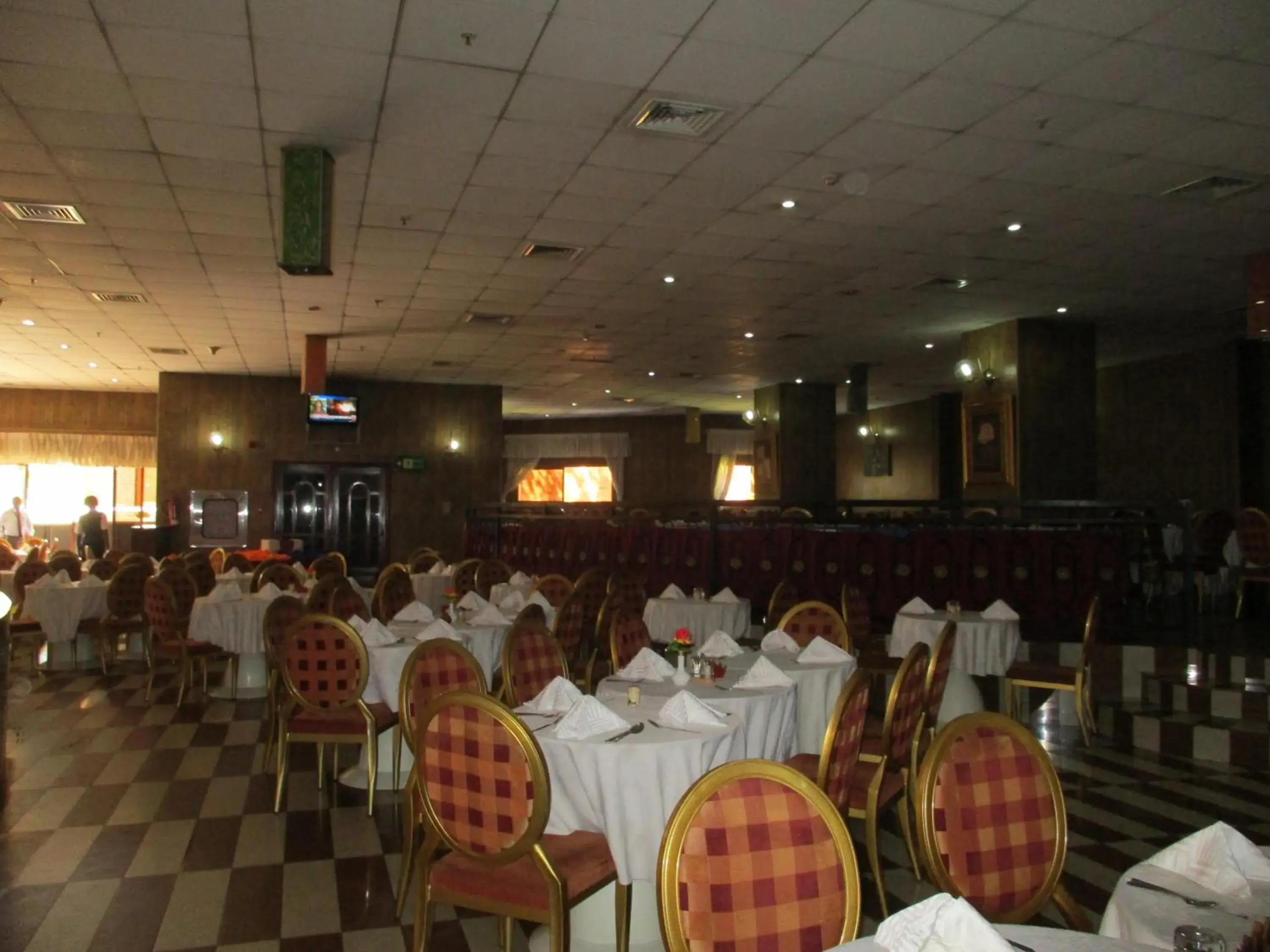 Restaurant/places to eat in Imperial Royale Hotel Restaurant/places to eat in Imperial Royale Hotel