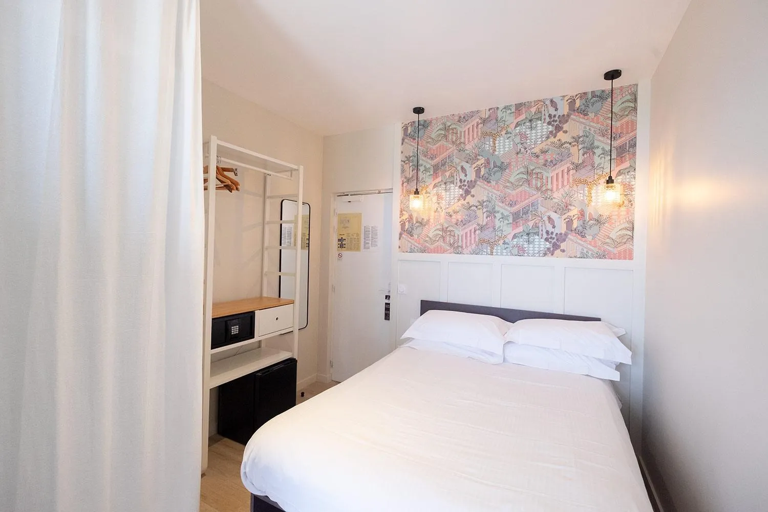 Bed in Hôtel de la Plage