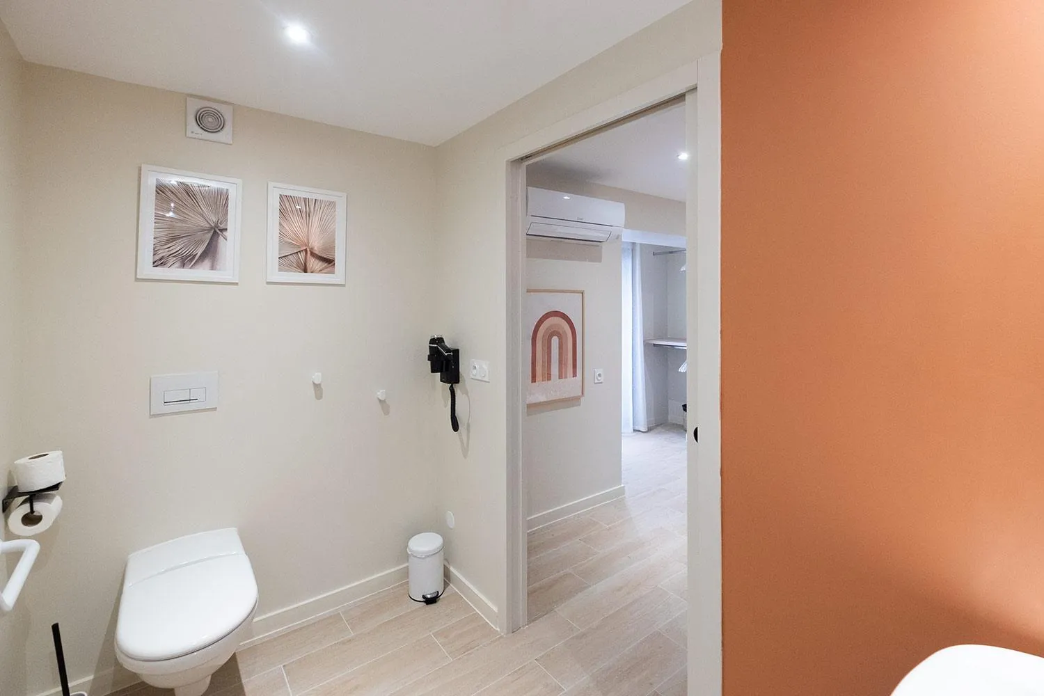 Toilet in Hôtel de la Plage