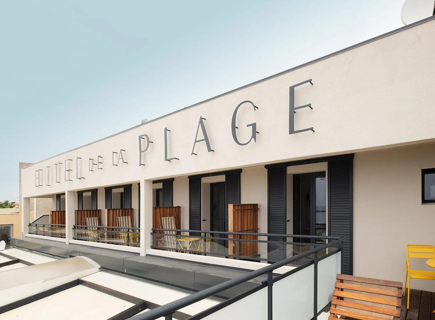 Property building in Hôtel de la Plage