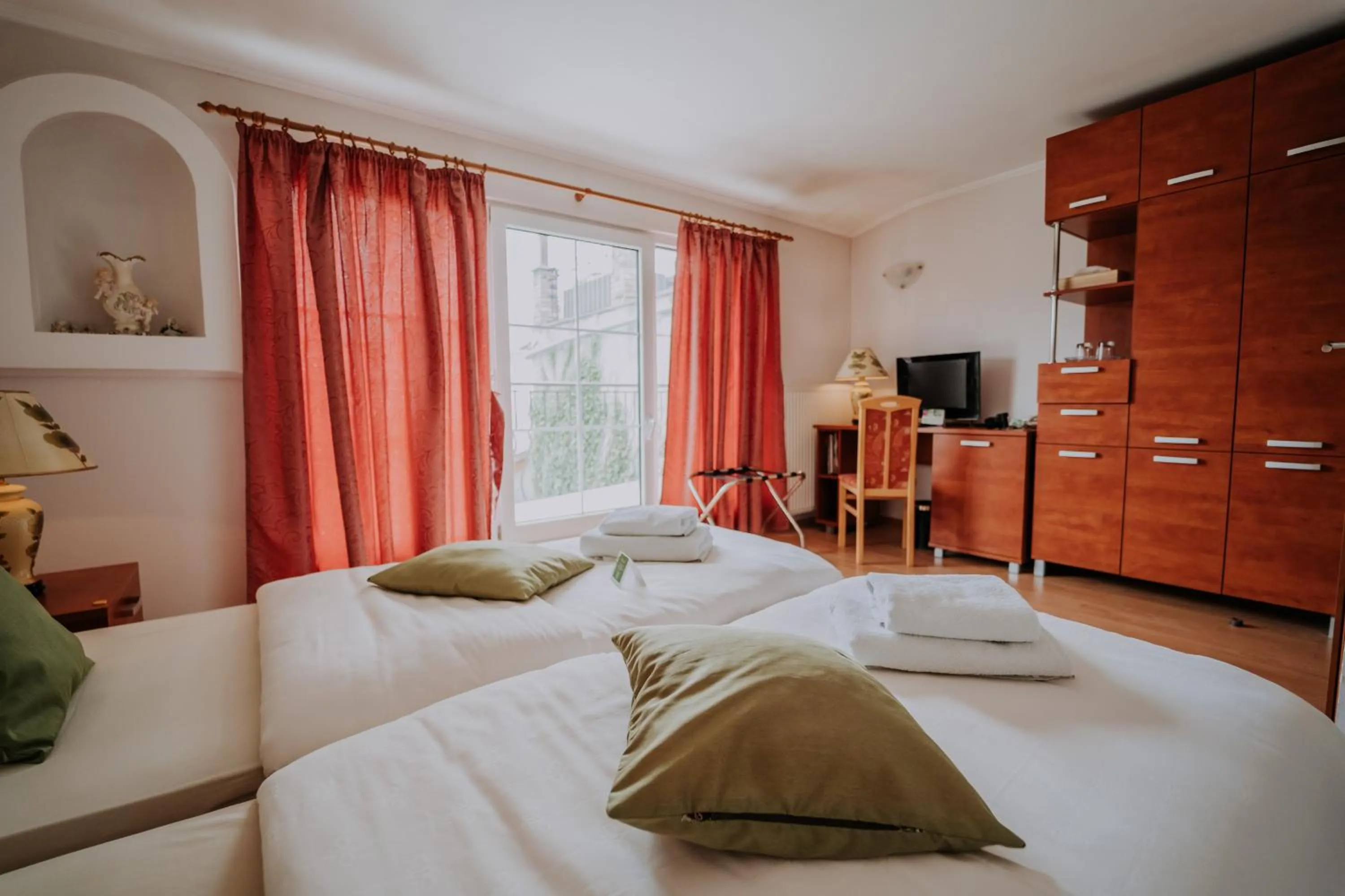 TV and multimedia, Bed in The Rooms by Dalia