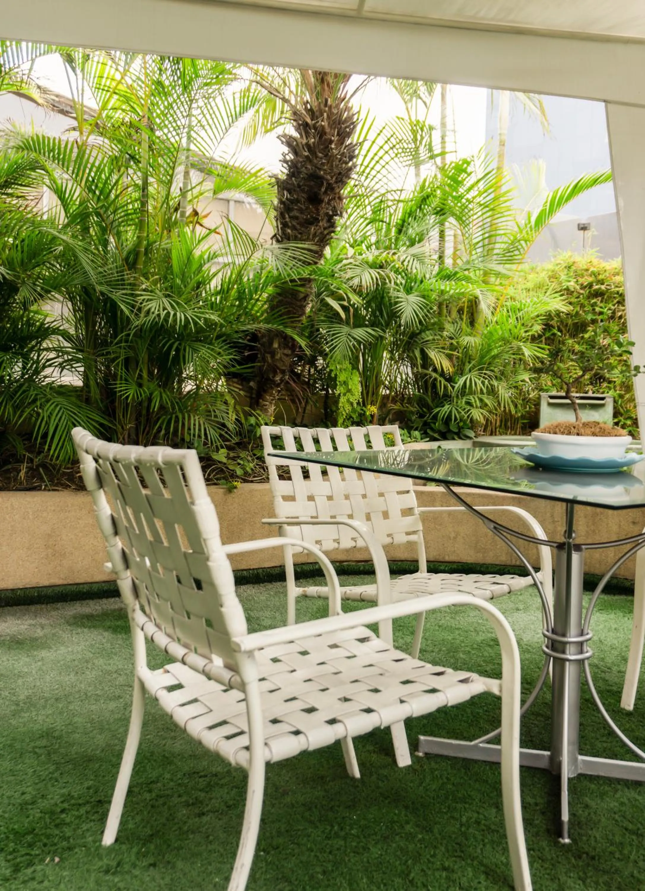 Patio in Daniel's Apart Hotel