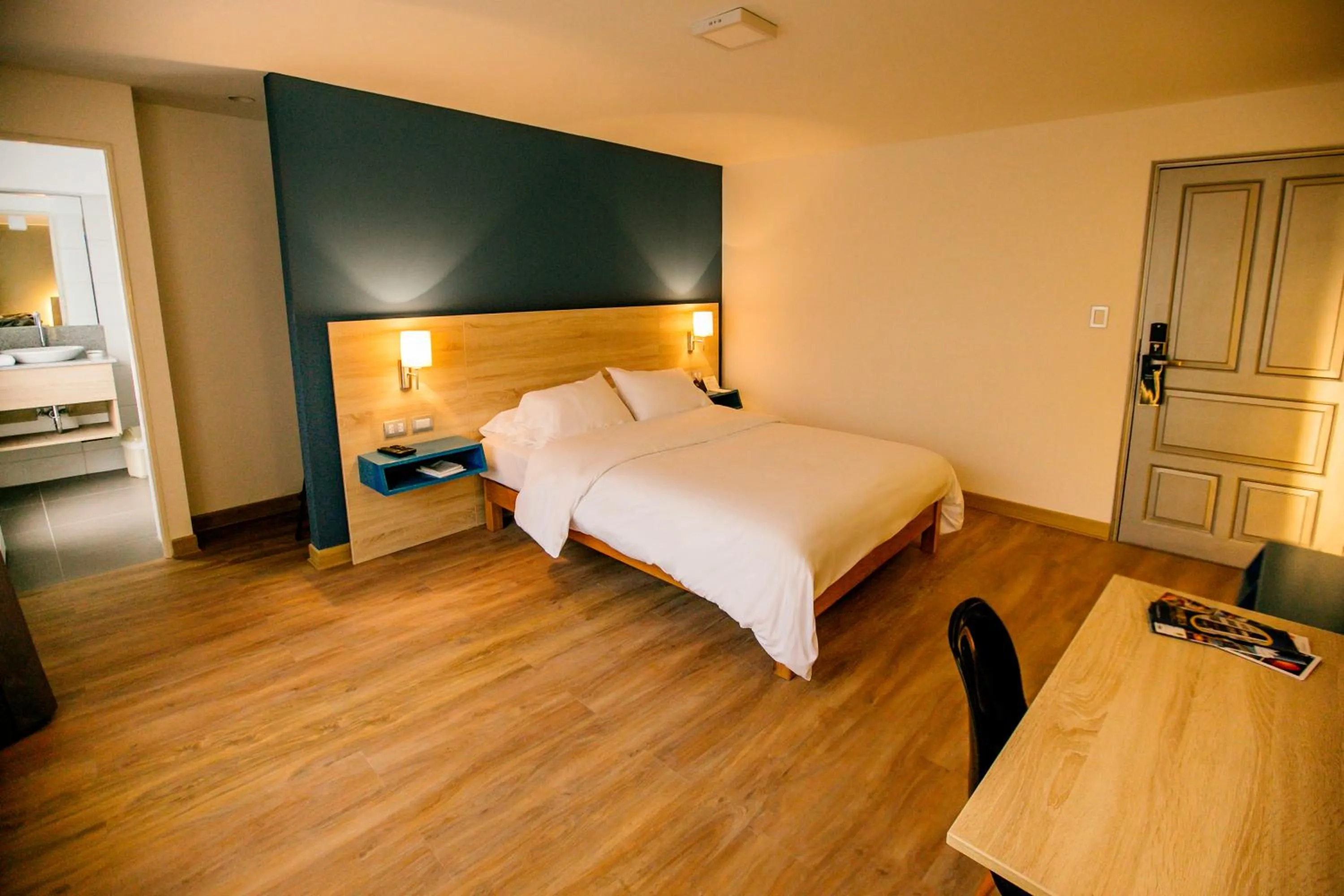 Bedroom, Bed in Daniel's Apart Hotel