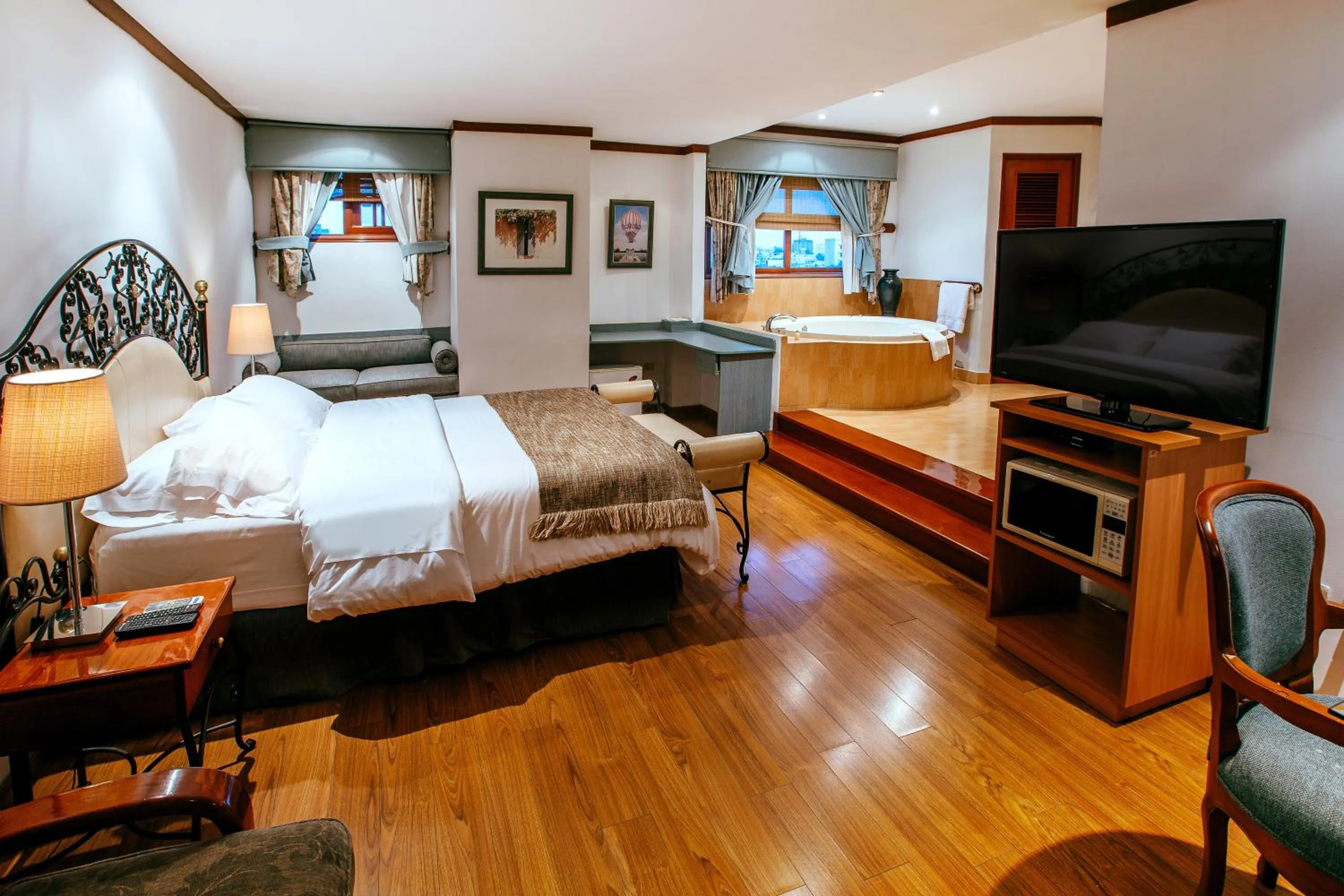 Photo of the whole room, Bed in Daniel's Apart Hotel