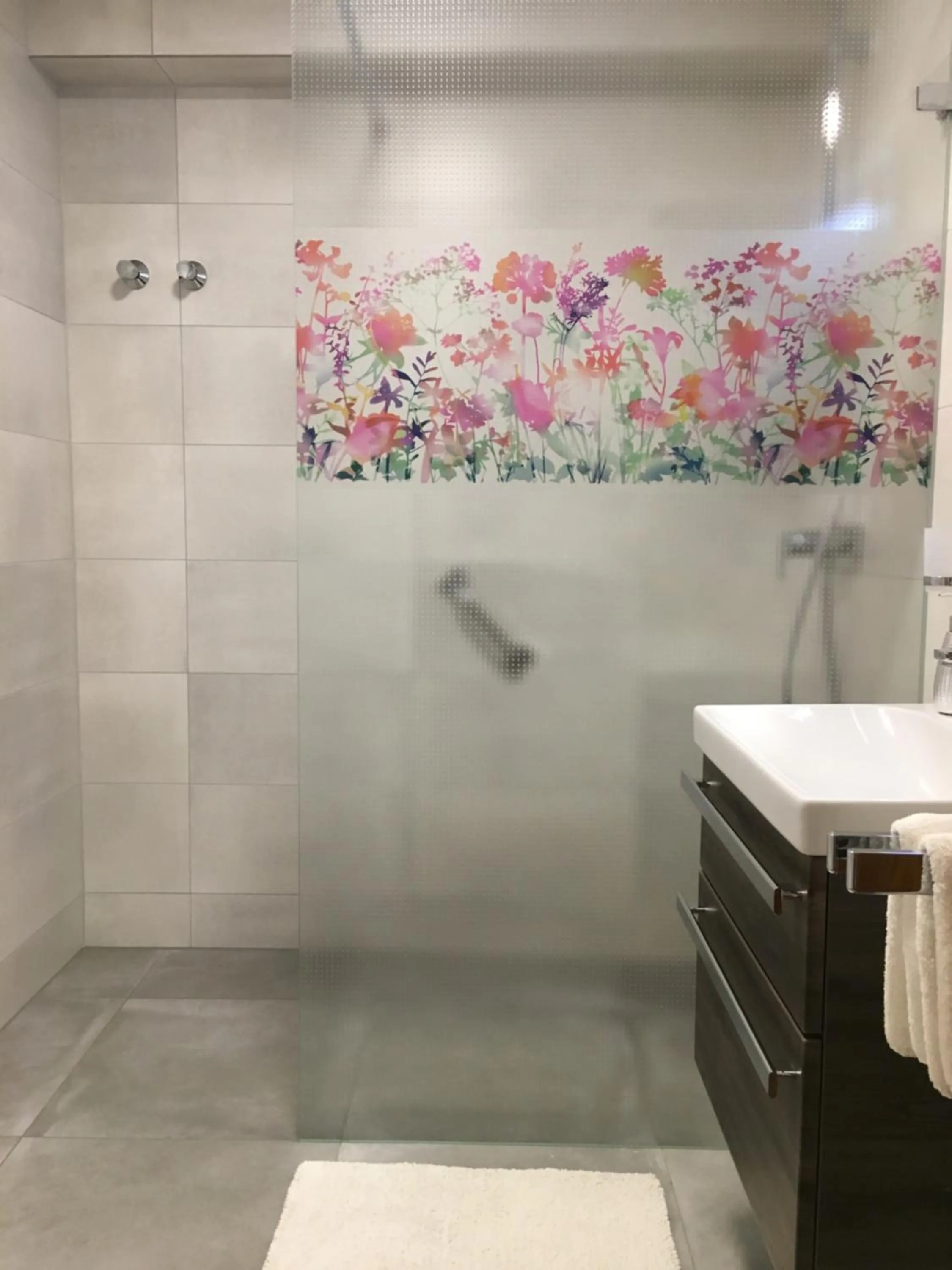 Shower in Ferienwohnung "an der Wiesent"