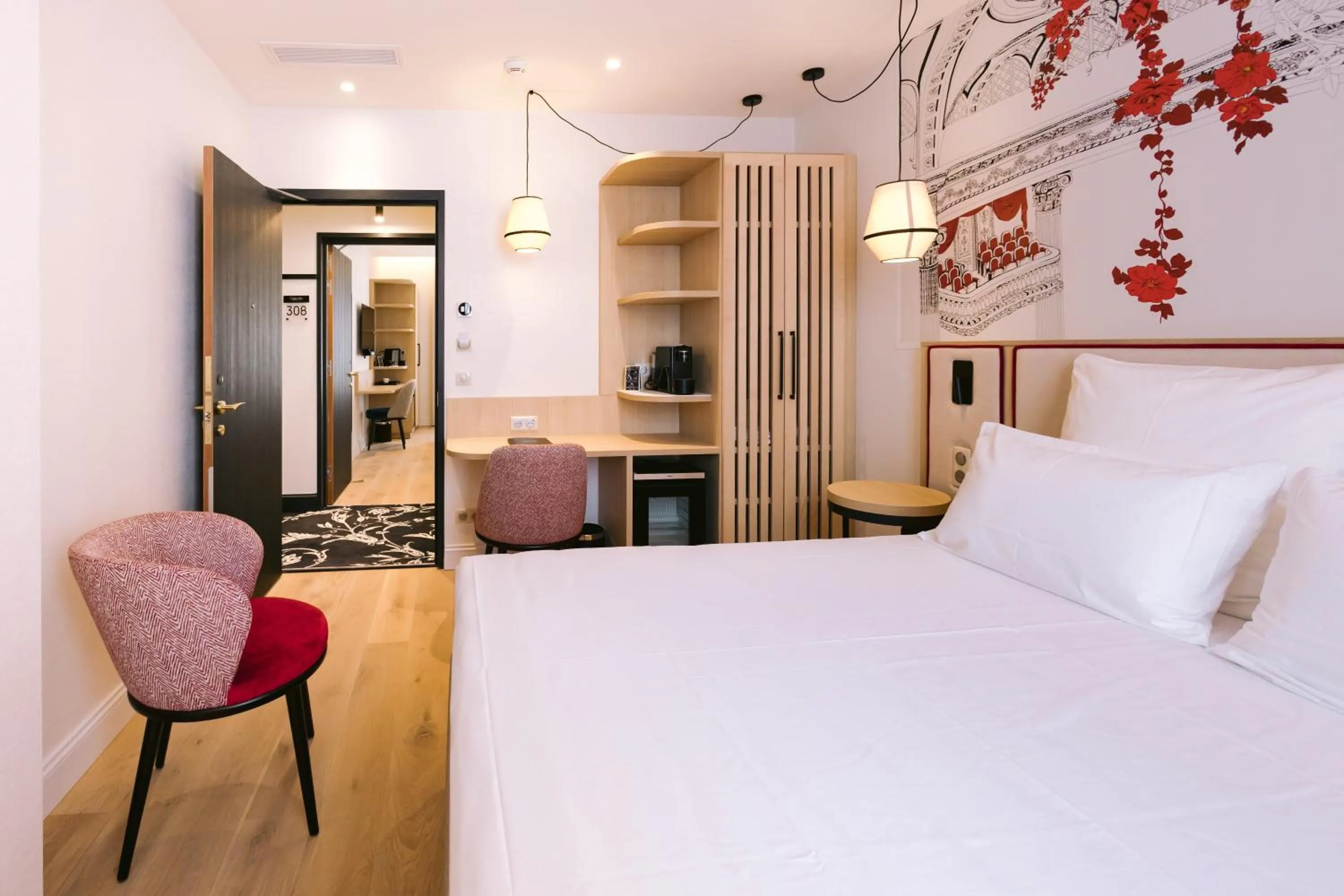 Photo of the whole room, Bed in Hôtel Majestic