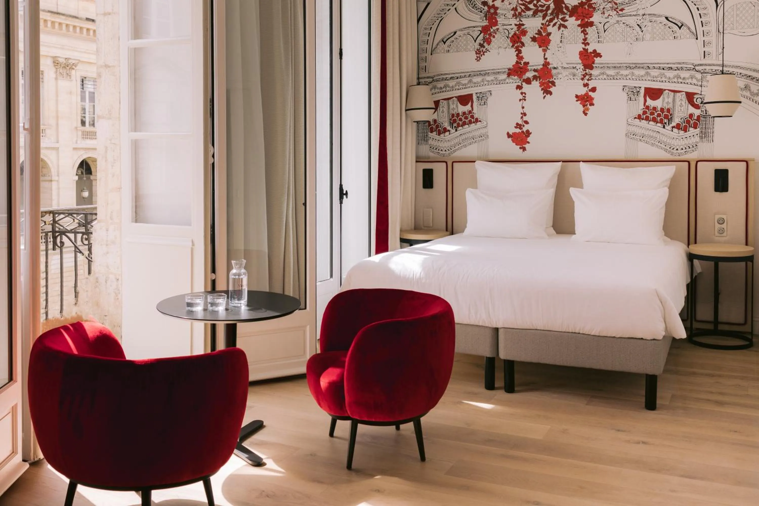 Bedroom, Bed in Hôtel Majestic