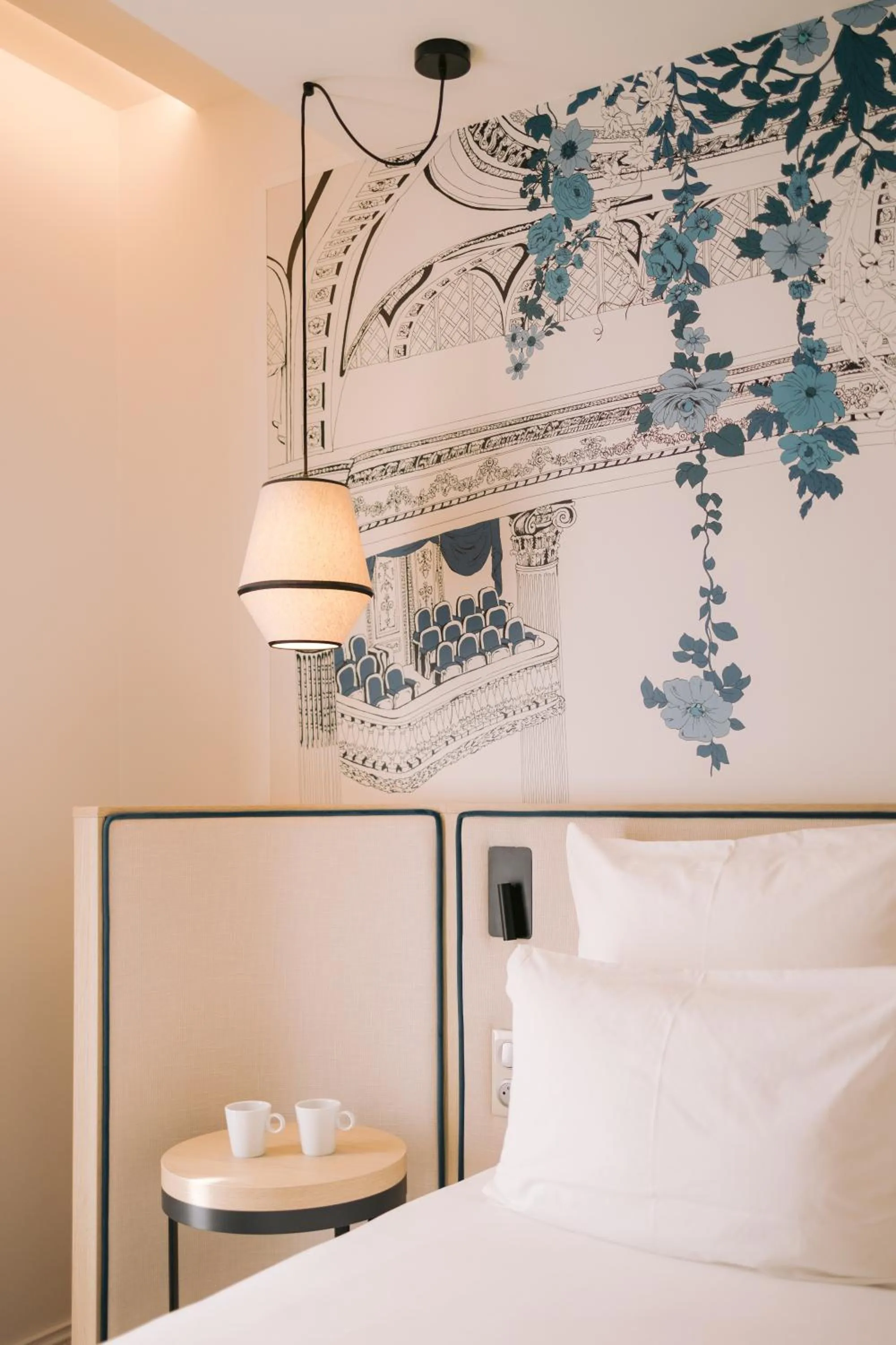 Bedroom, Bed in Hôtel Majestic