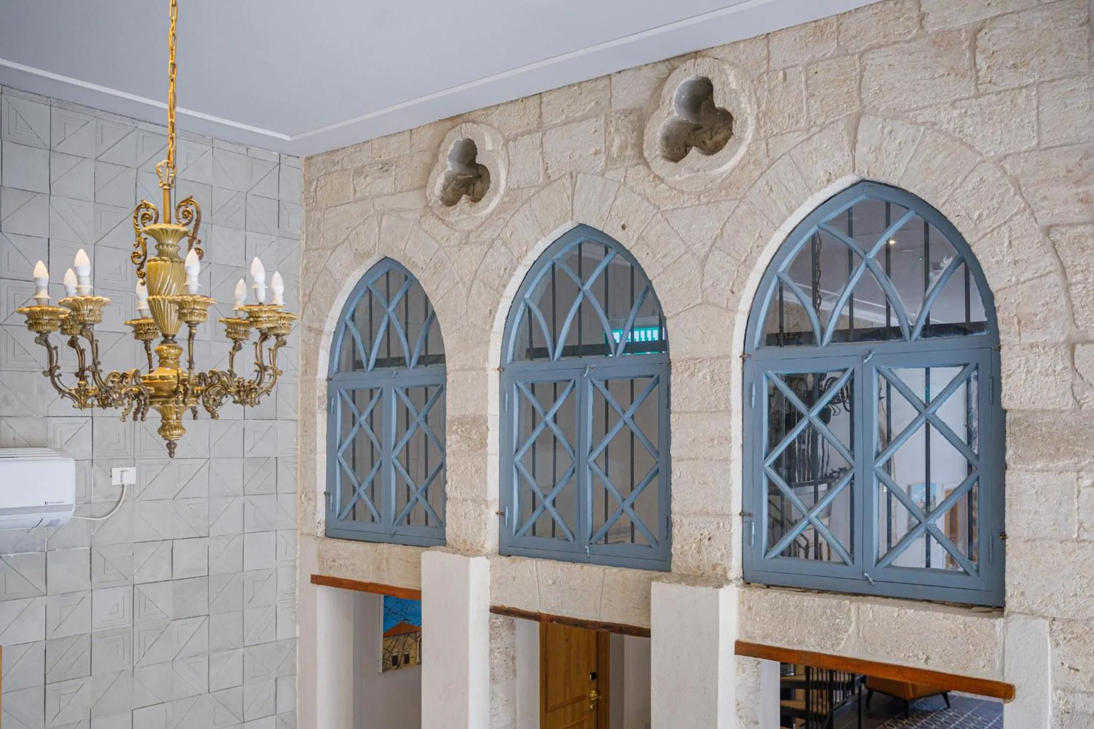 Facade/entrance in Michel House