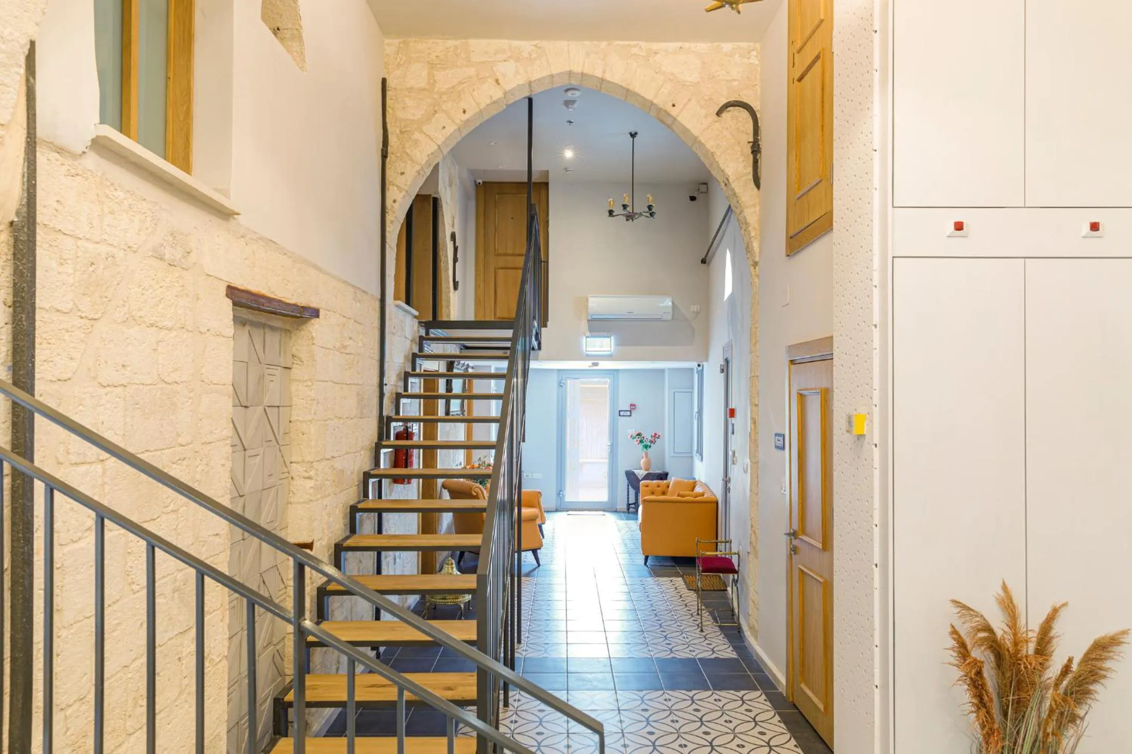 Facade/entrance in Michel House