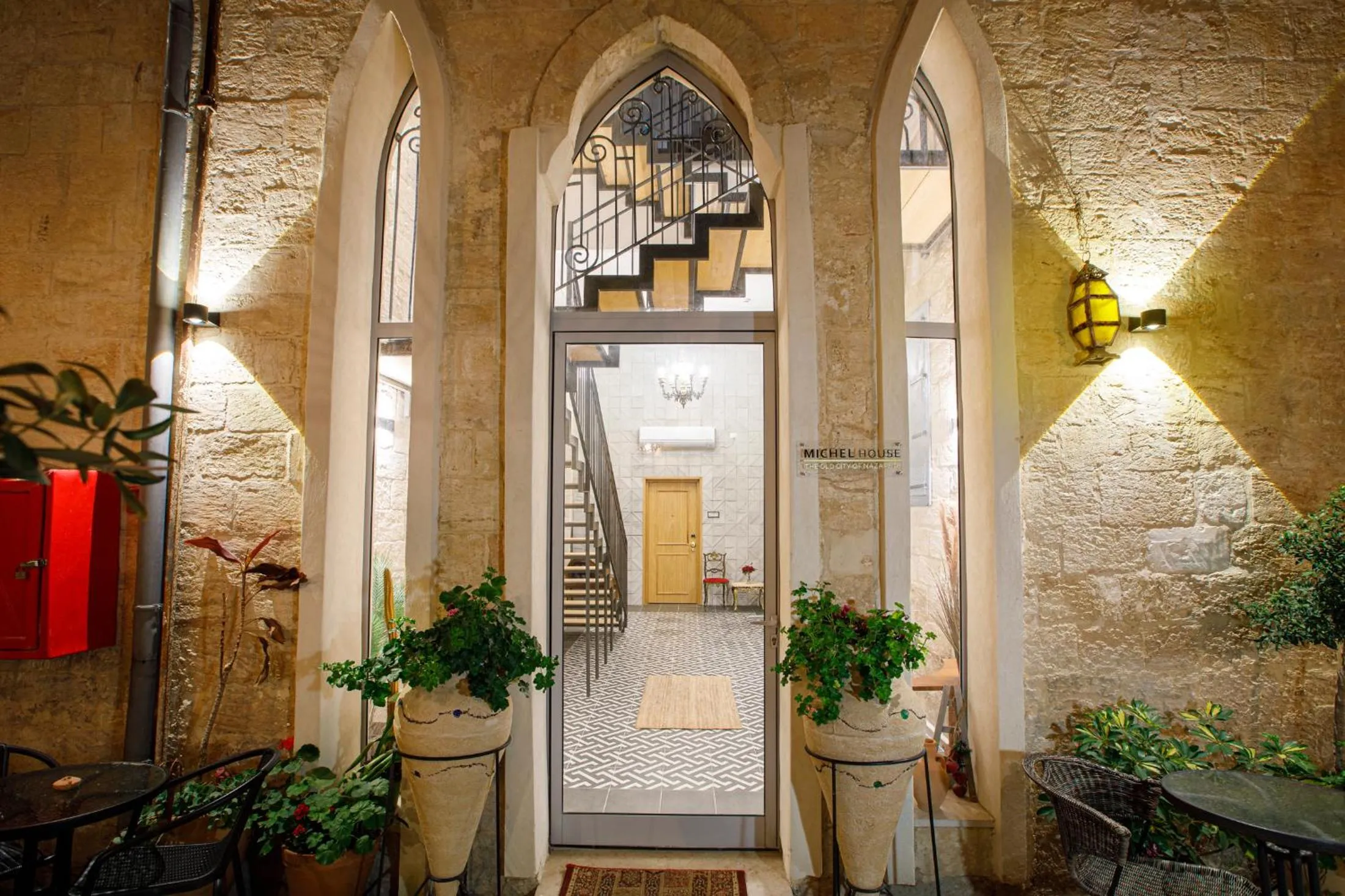 Facade/entrance in Michel House