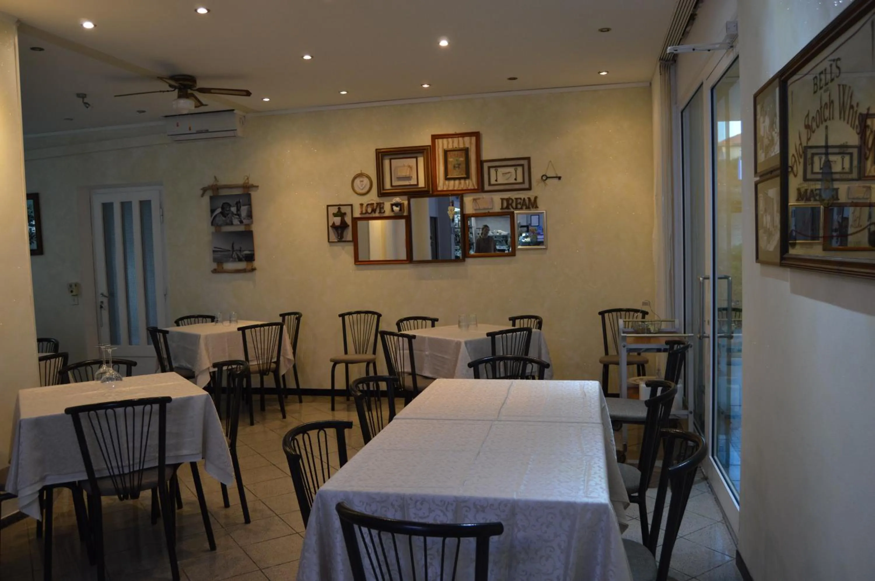 Restaurant/places to eat in Pensione Rossi