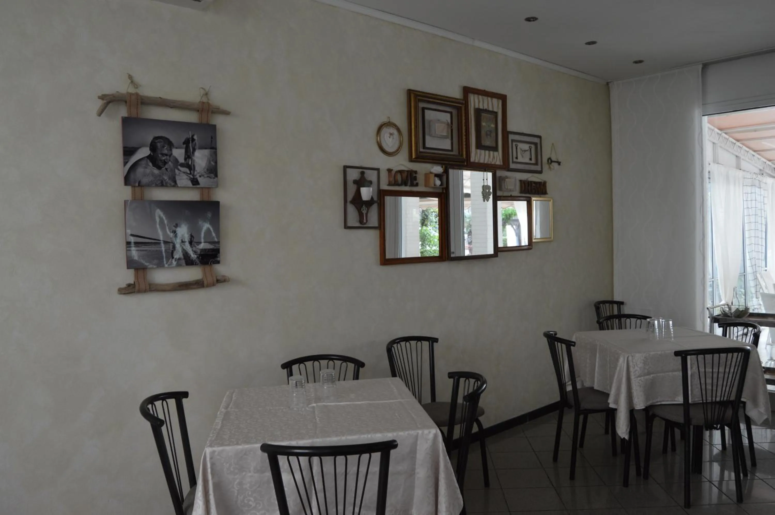 Restaurant/places to eat in Pensione Rossi