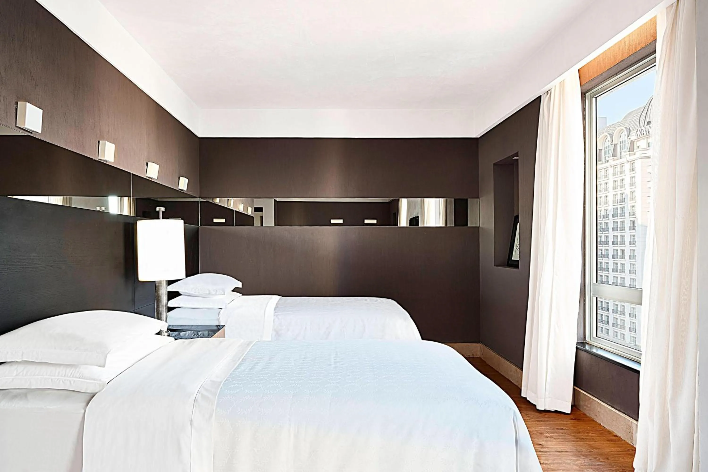 Photo of the whole room, Bed in Sheraton São Paulo WTC Hotel