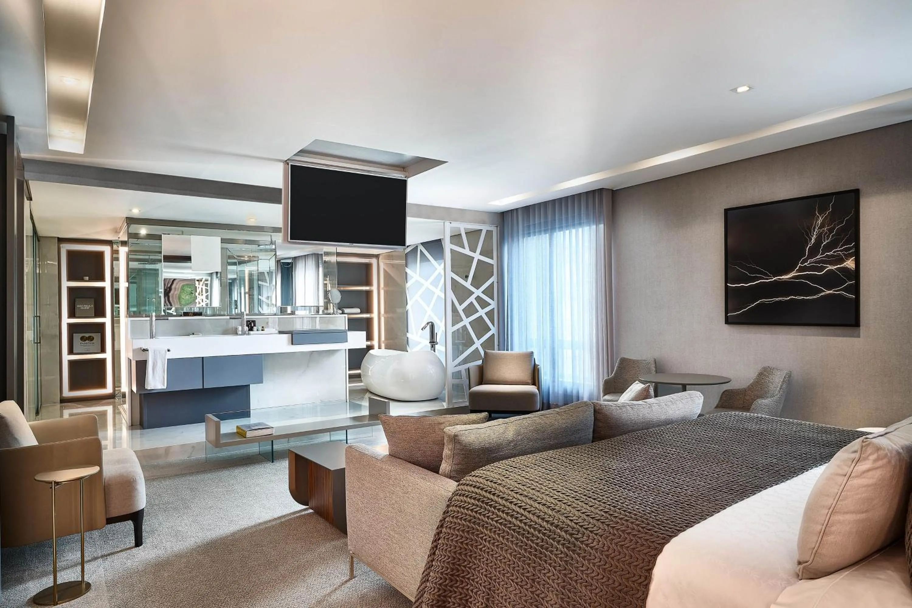 Photo of the whole room, Bed in Sheraton São Paulo WTC Hotel