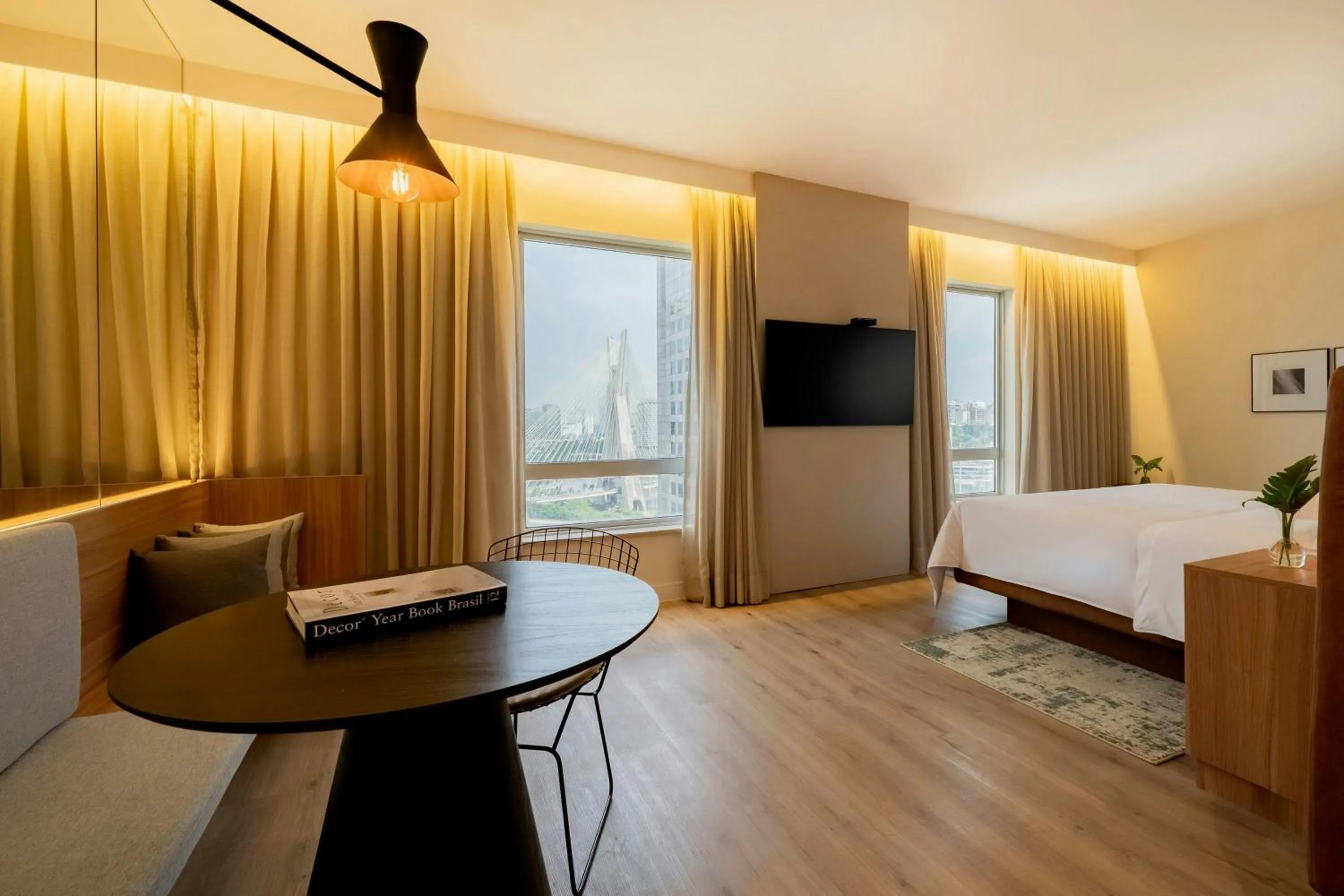 Photo of the whole room, Bed in Sheraton São Paulo WTC Hotel