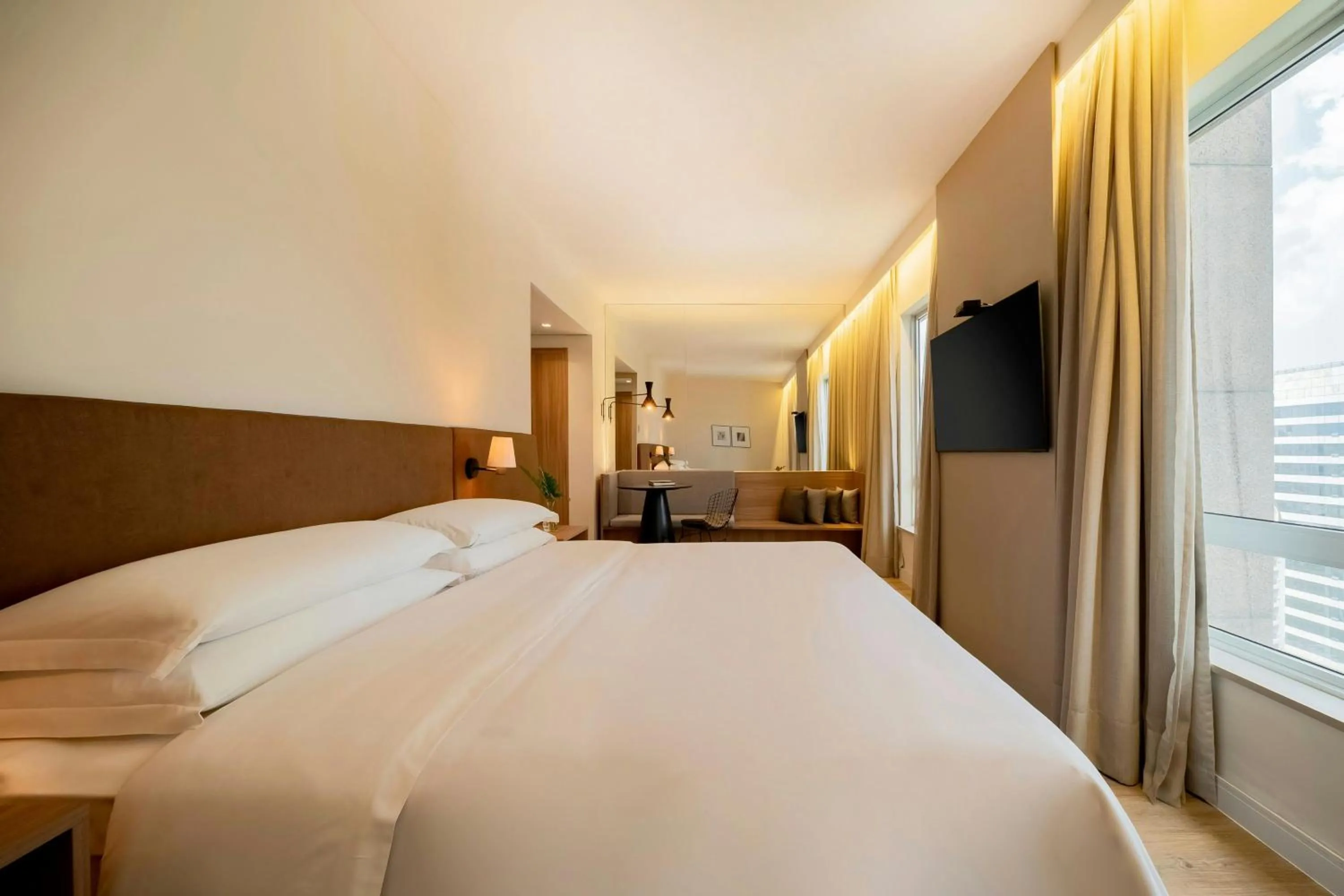 Photo of the whole room, Bed in Sheraton São Paulo WTC Hotel