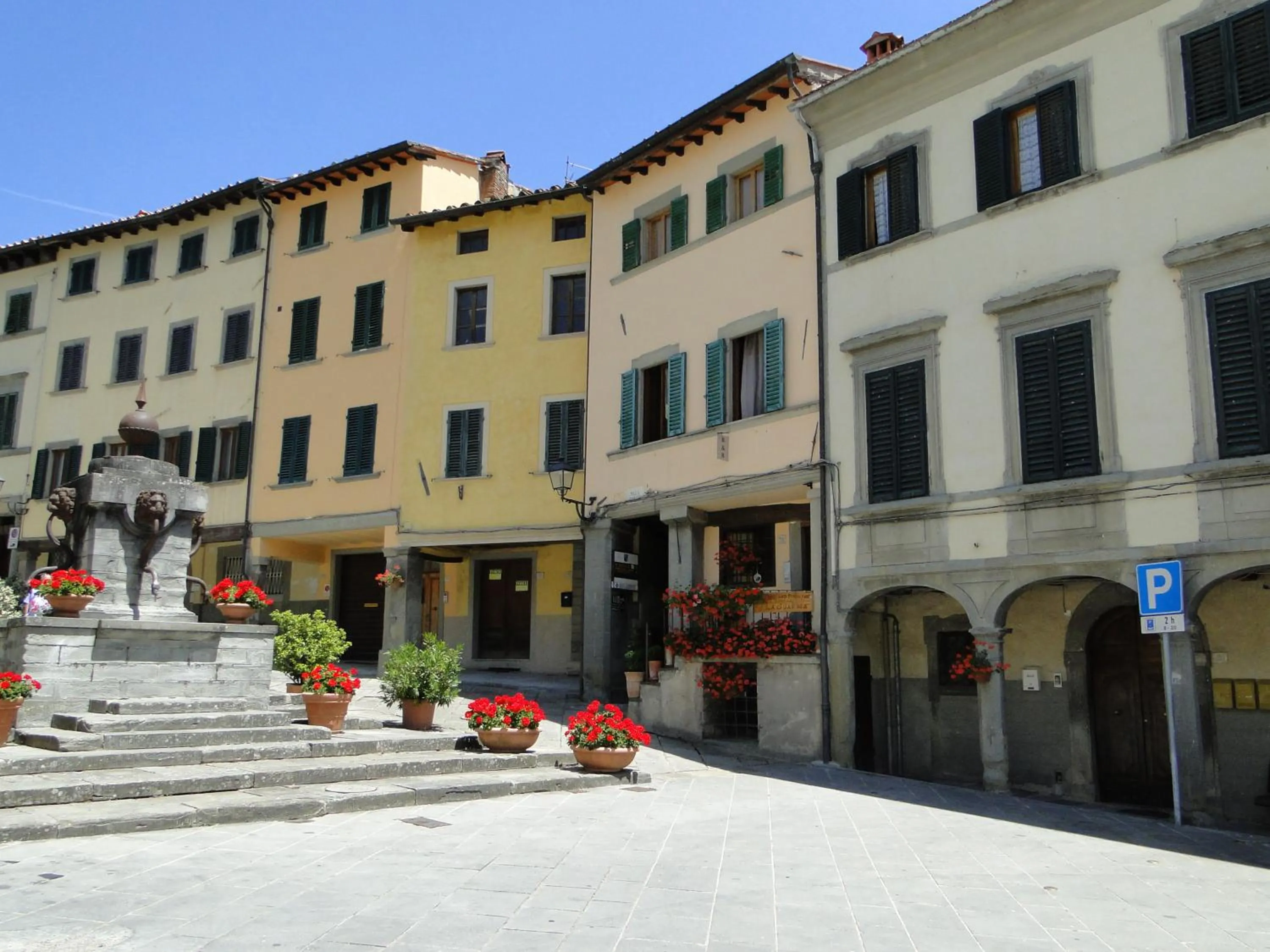 Facade/entrance in La Guardia B&B