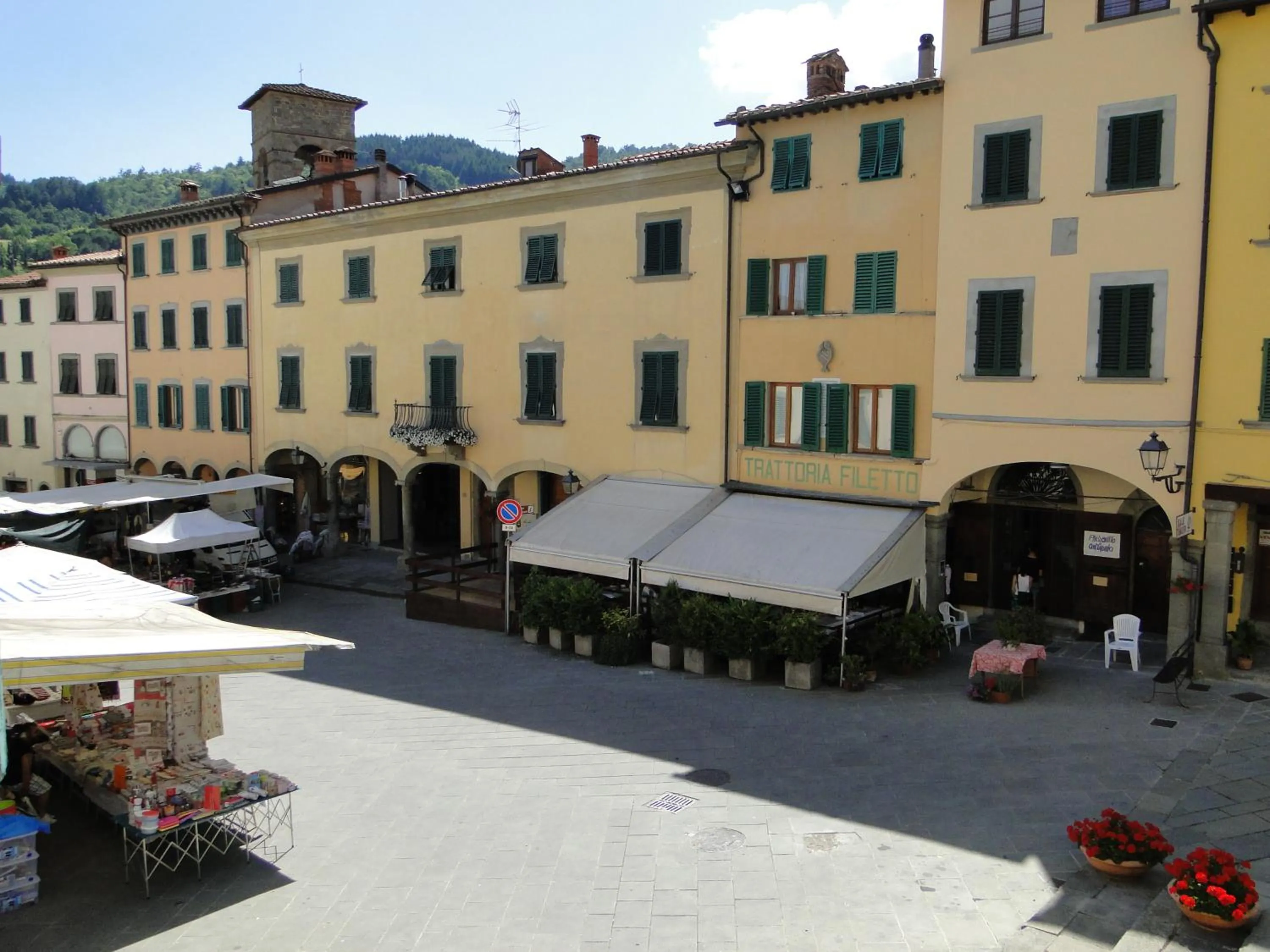 Restaurant/places to eat in La Guardia B&B