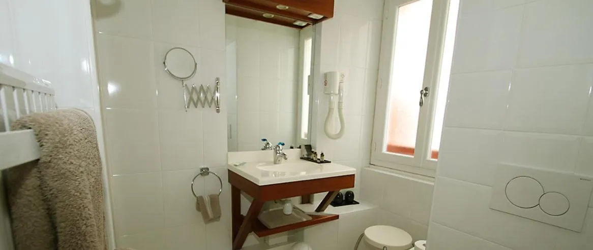 Bathroom in Hotel Les Almadies - Coeur de Ville