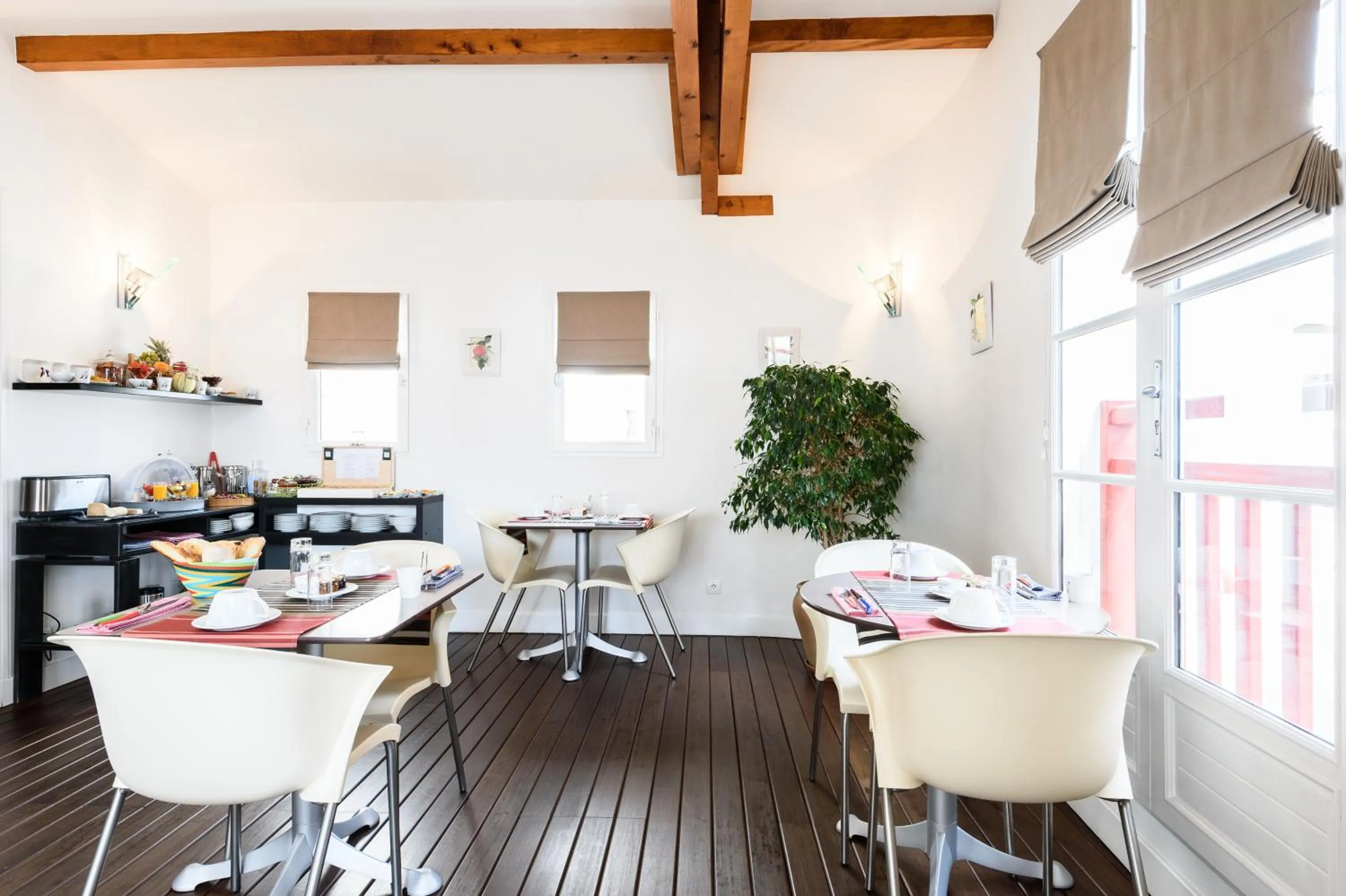 View (from property/room) in Hotel Les Almadies - Coeur de Ville