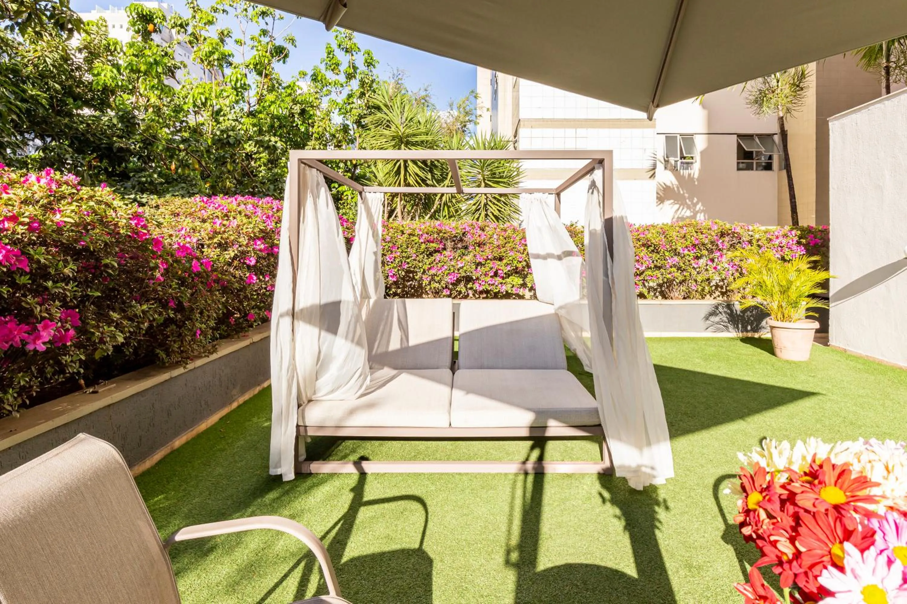 Day in Max Savassi Apart Service