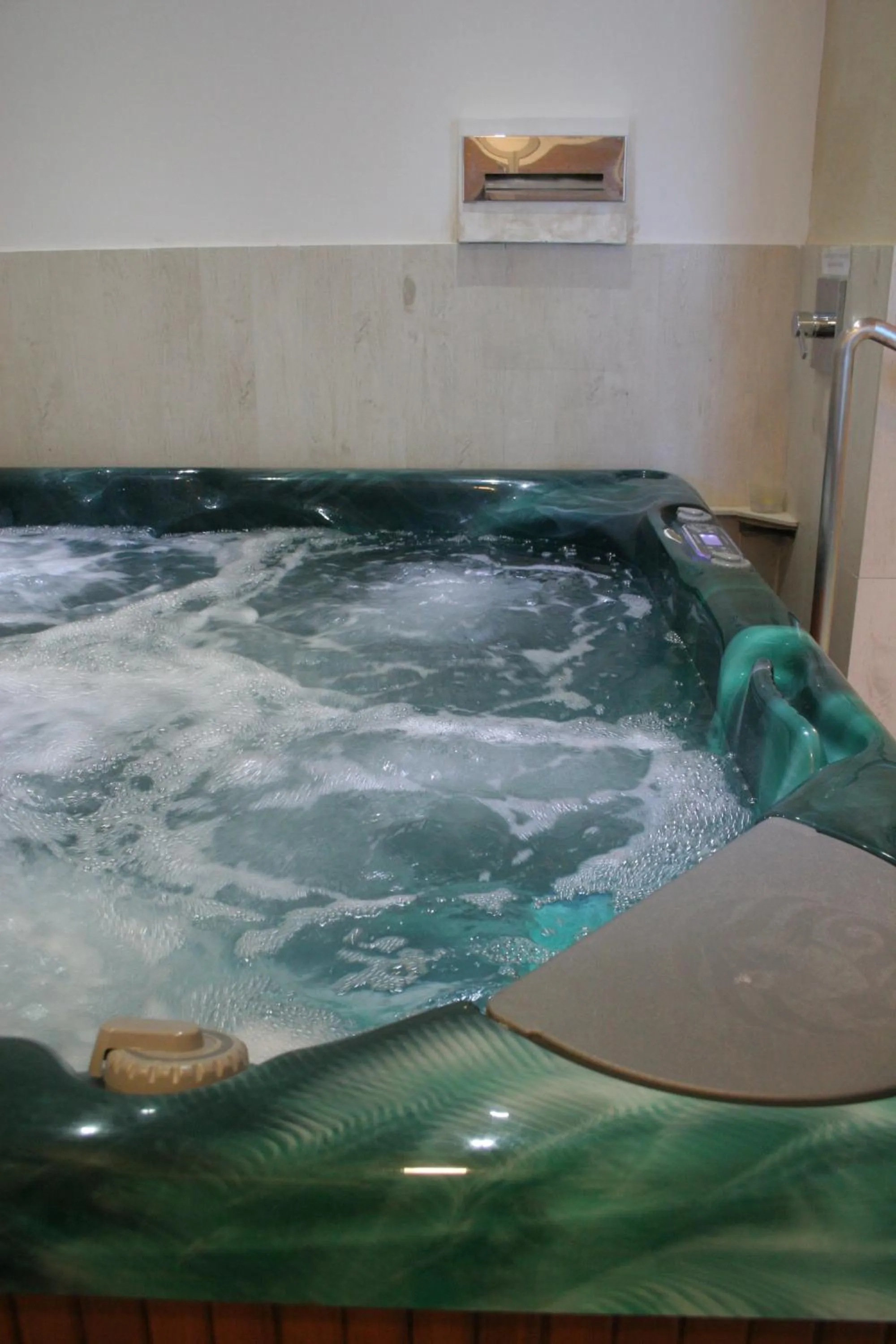 Hot Spring Bath in Domus Mariae Benessere