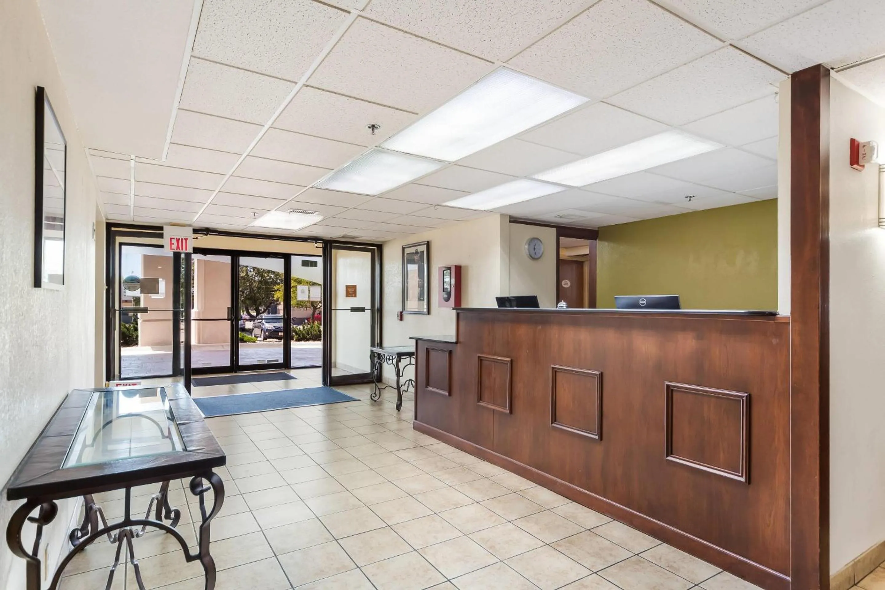 Lobby or reception in Quality Inn Lincoln Cornhusker