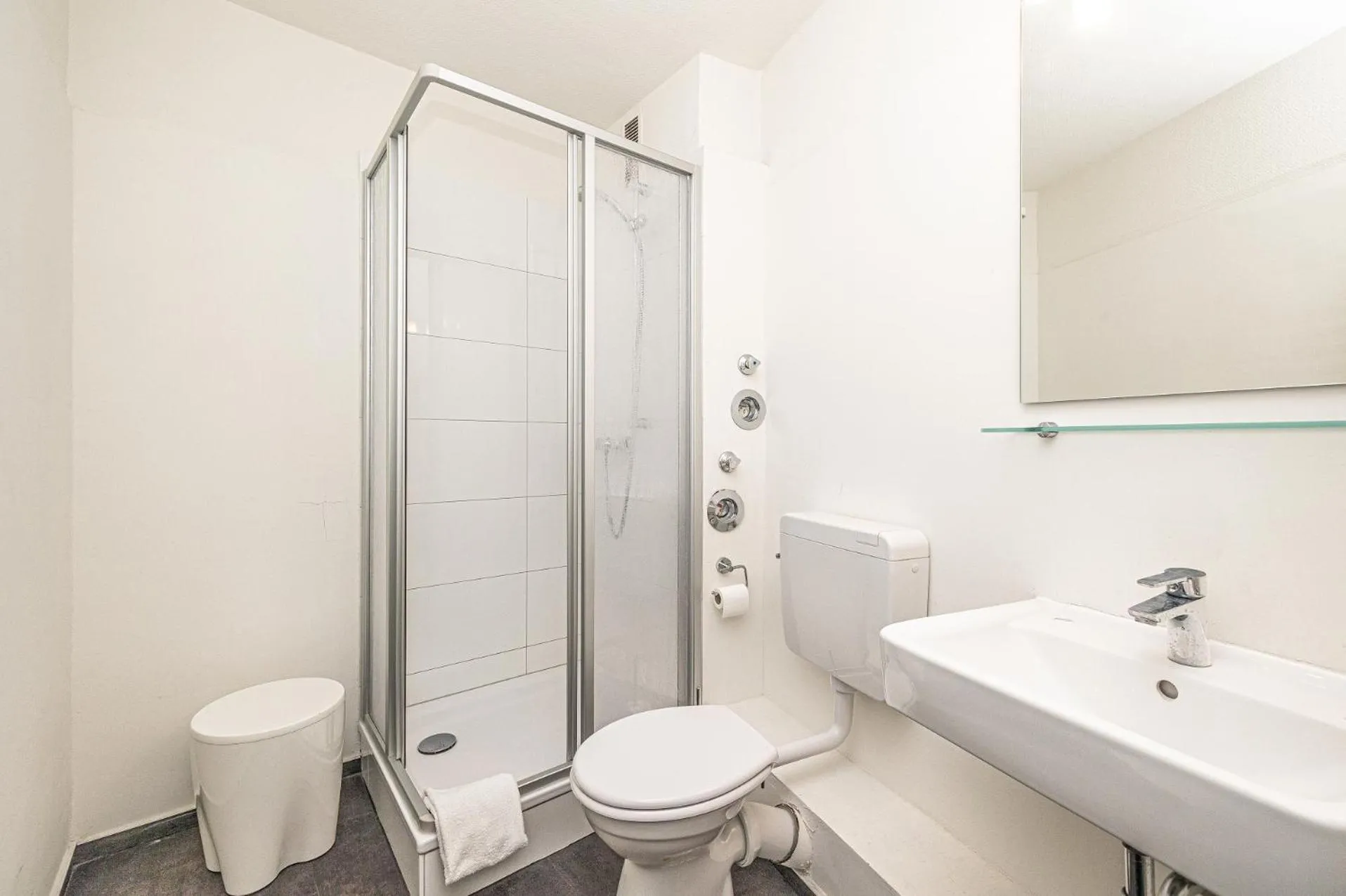 Bathroom in fewo1846 - Del Mar - komfortable 2-Zimmer-Wohnung mit Balkon im 7 OG