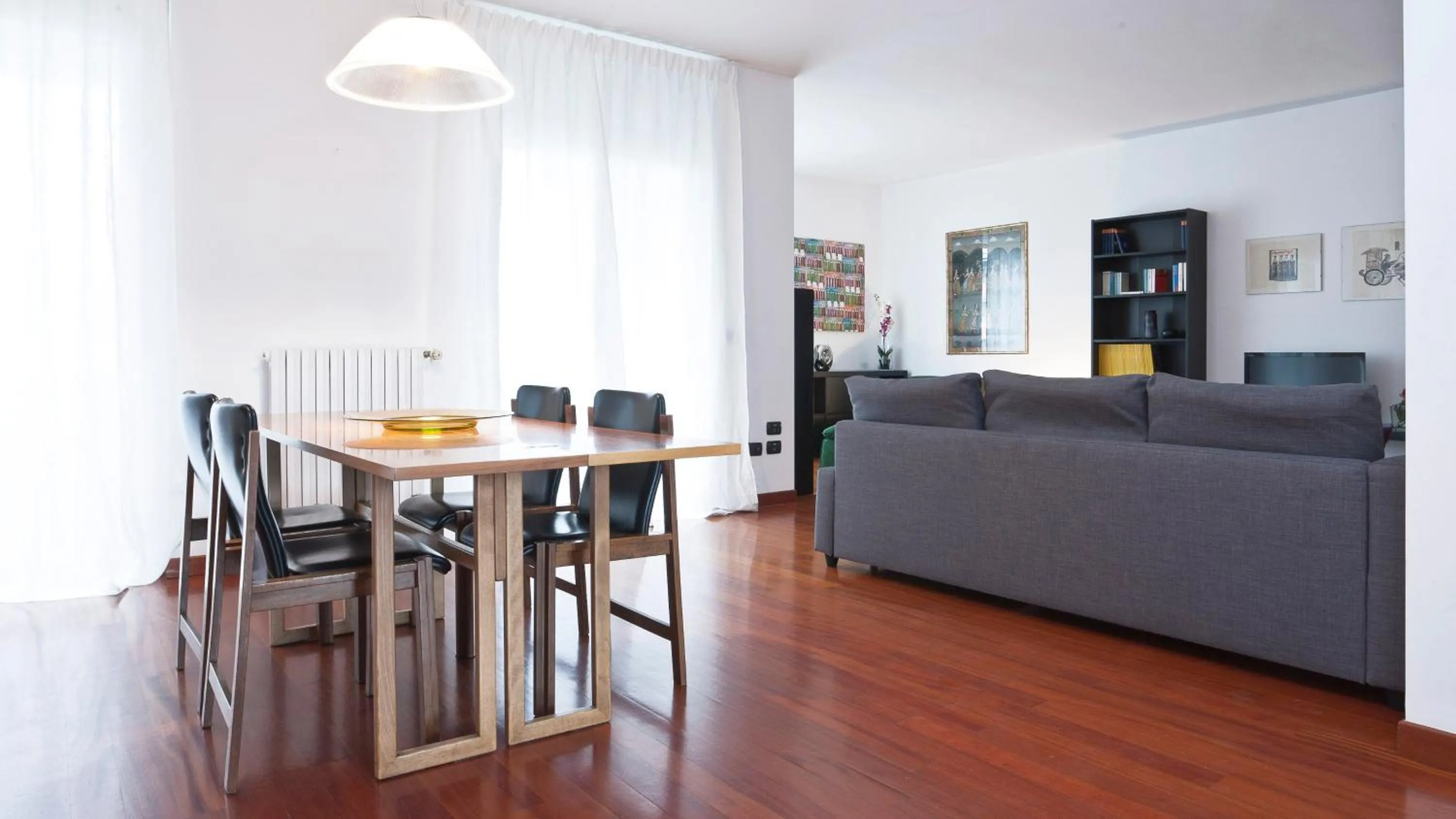 Dining area in Italianway-Zanella