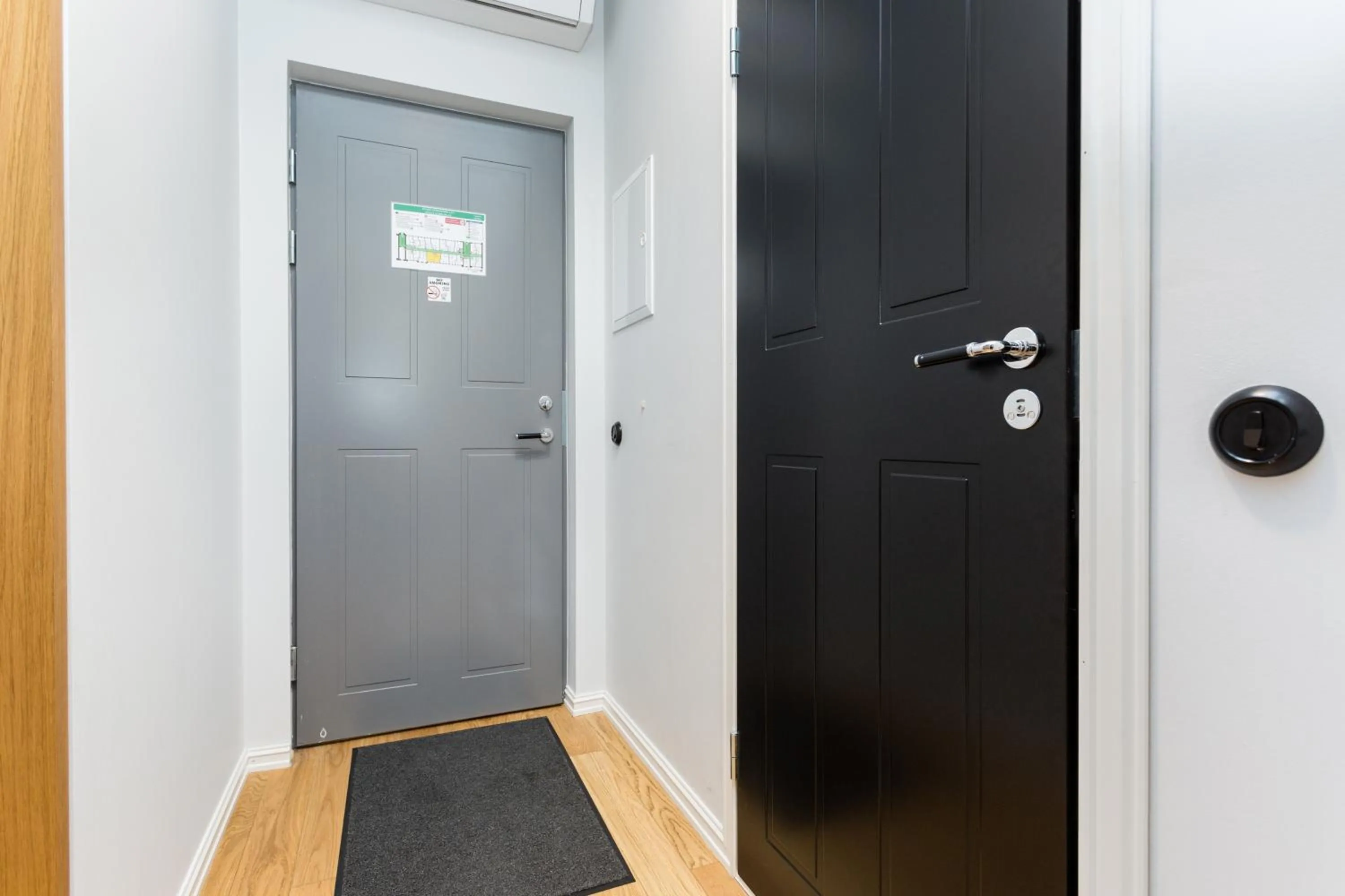 Photo of the whole room in Angleterre Apartments