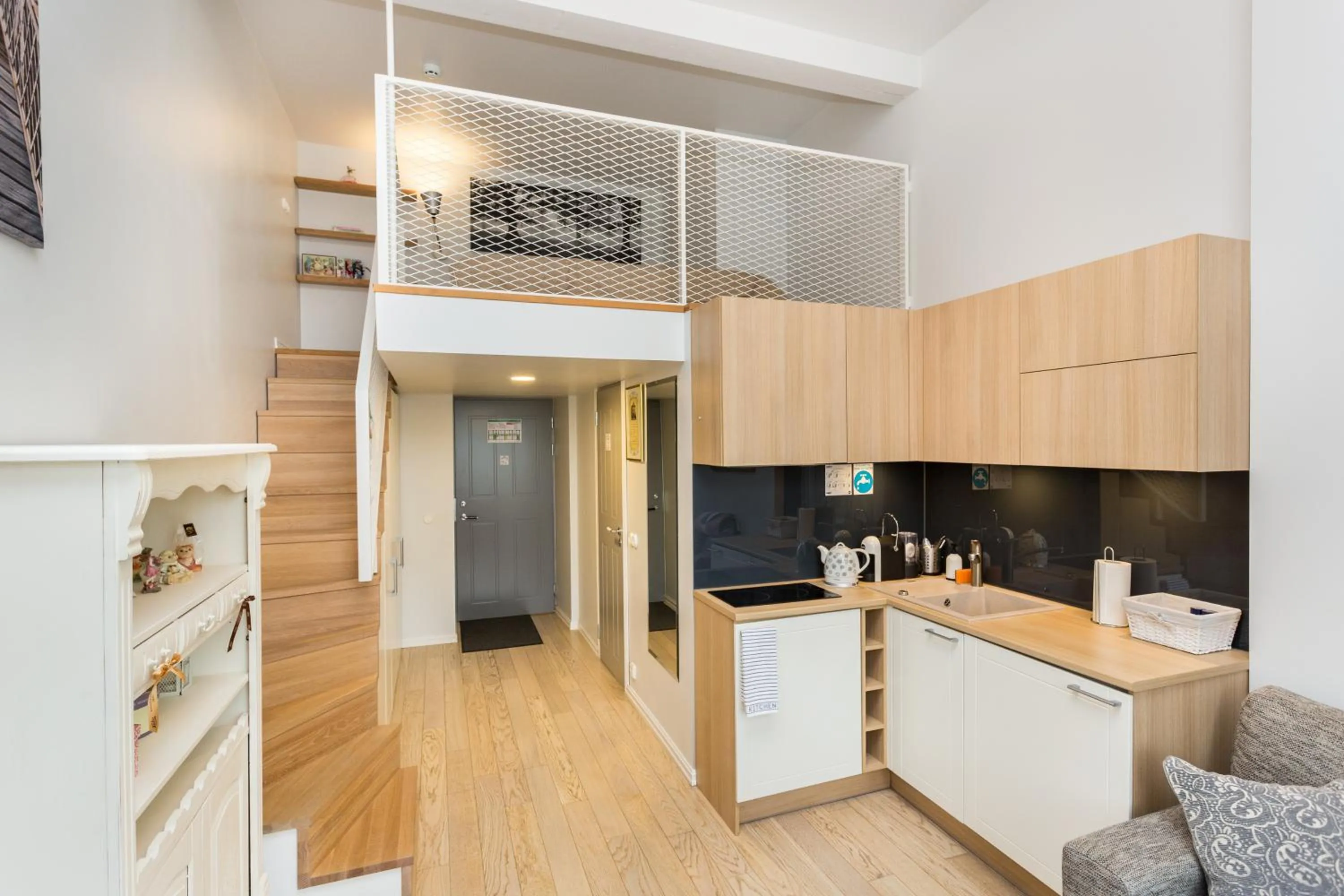 Photo of the whole room in Angleterre Apartments