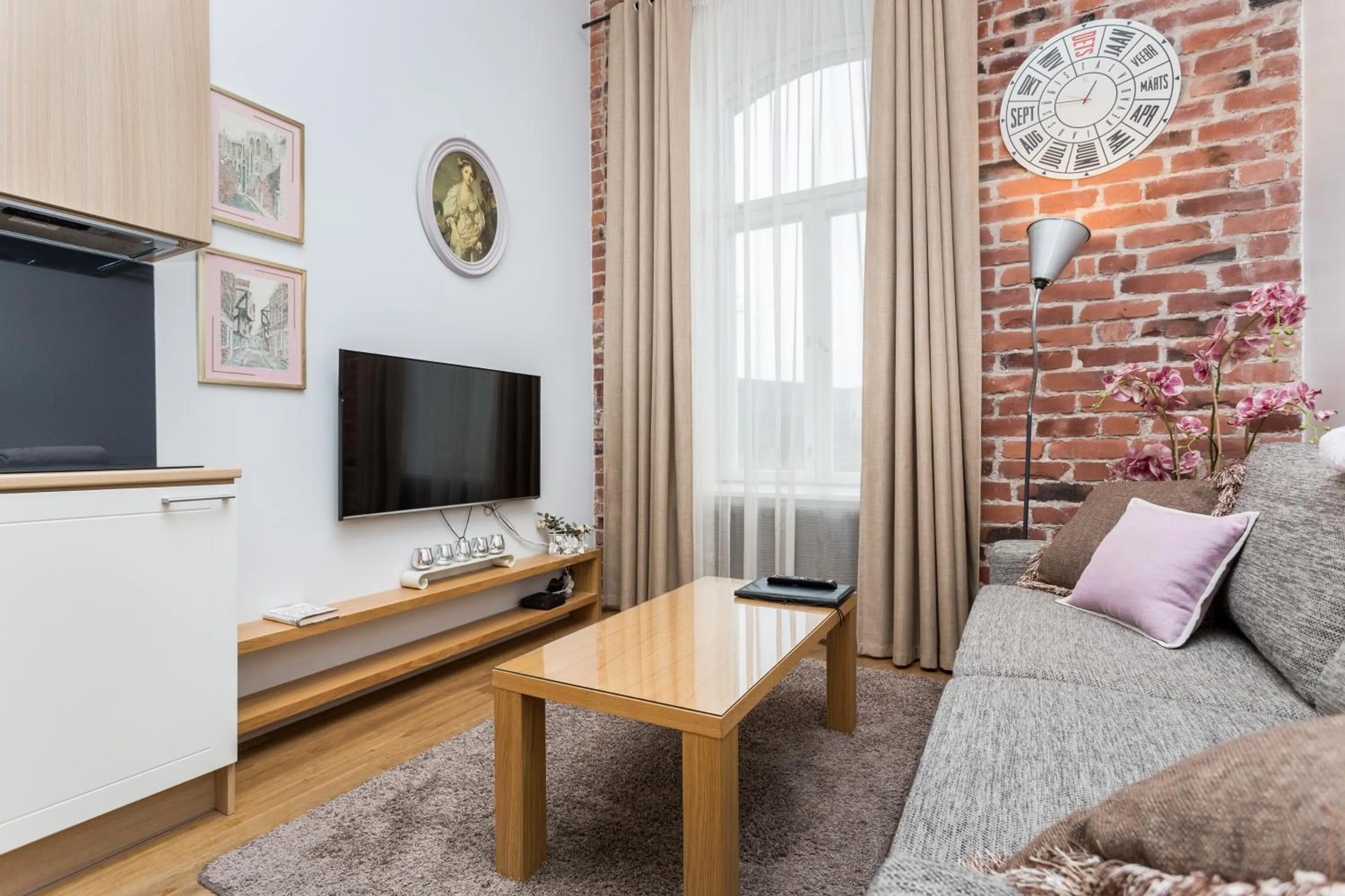 Photo of the whole room in Angleterre Apartments