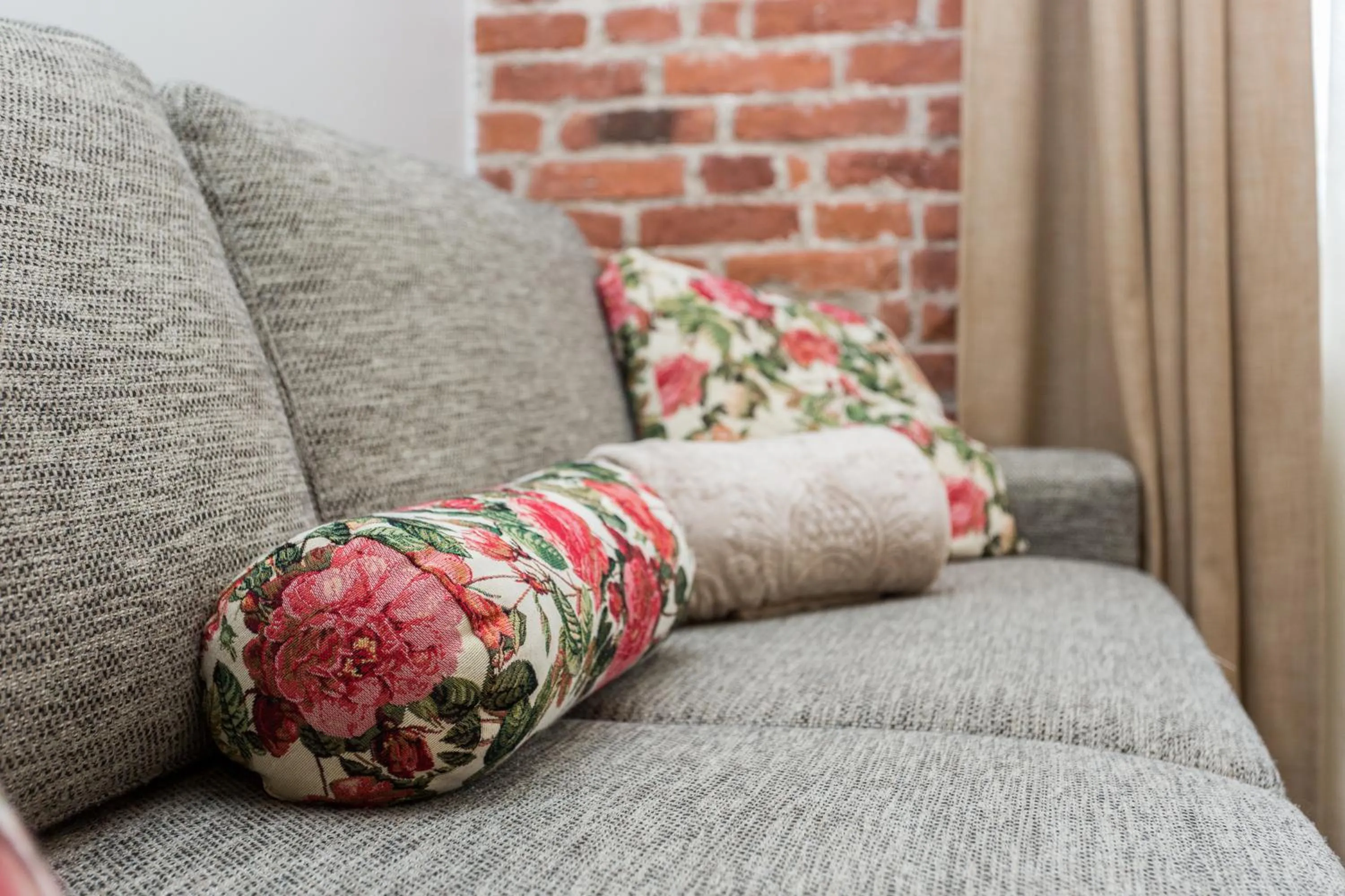 Decorative detail in Angleterre Apartments