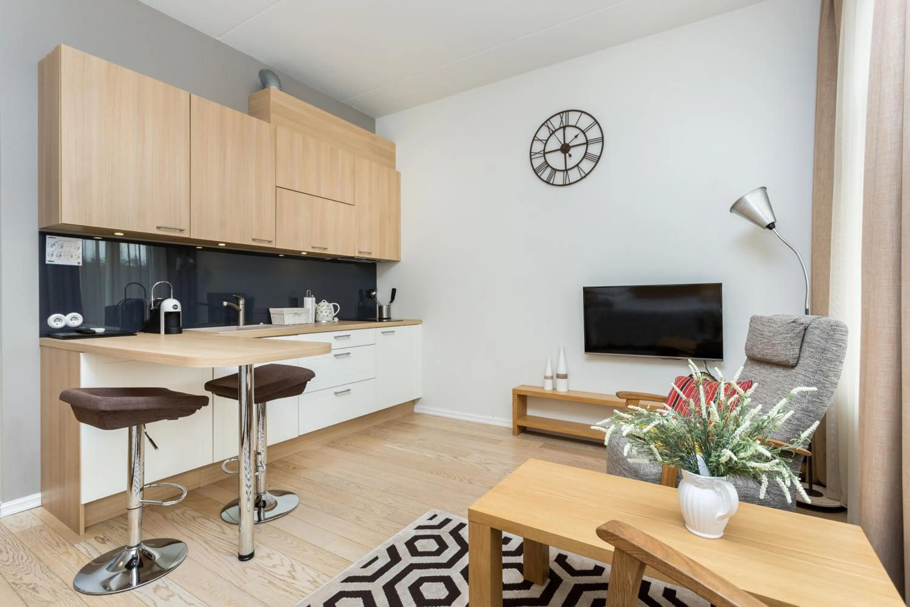 Photo of the whole room in Angleterre Apartments